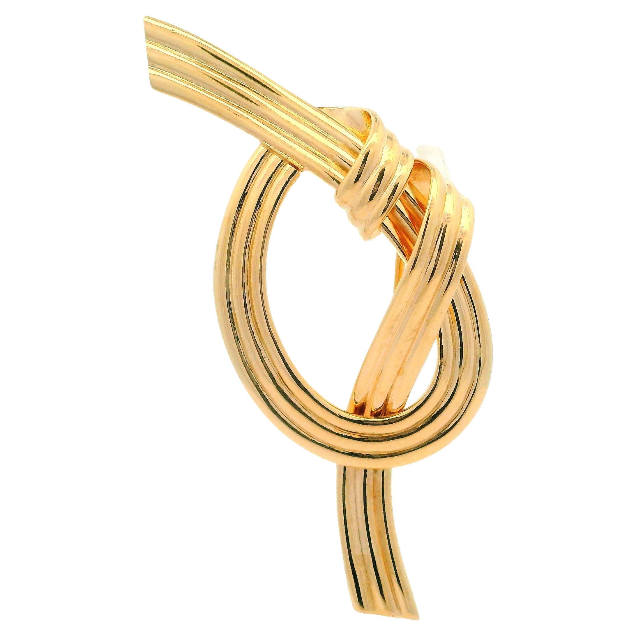 Larter & Sons Estate 14k Yellow Gold Polished Rope Knot Pin Brooch For Sale
