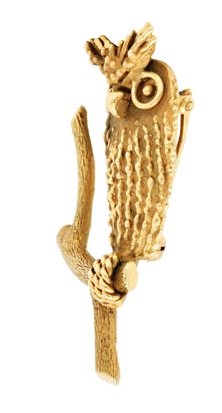 Larter & Sons Vintage 14 Karat Gold Owl Brooch In Excellent Condition For Sale In Philadelphia, PA