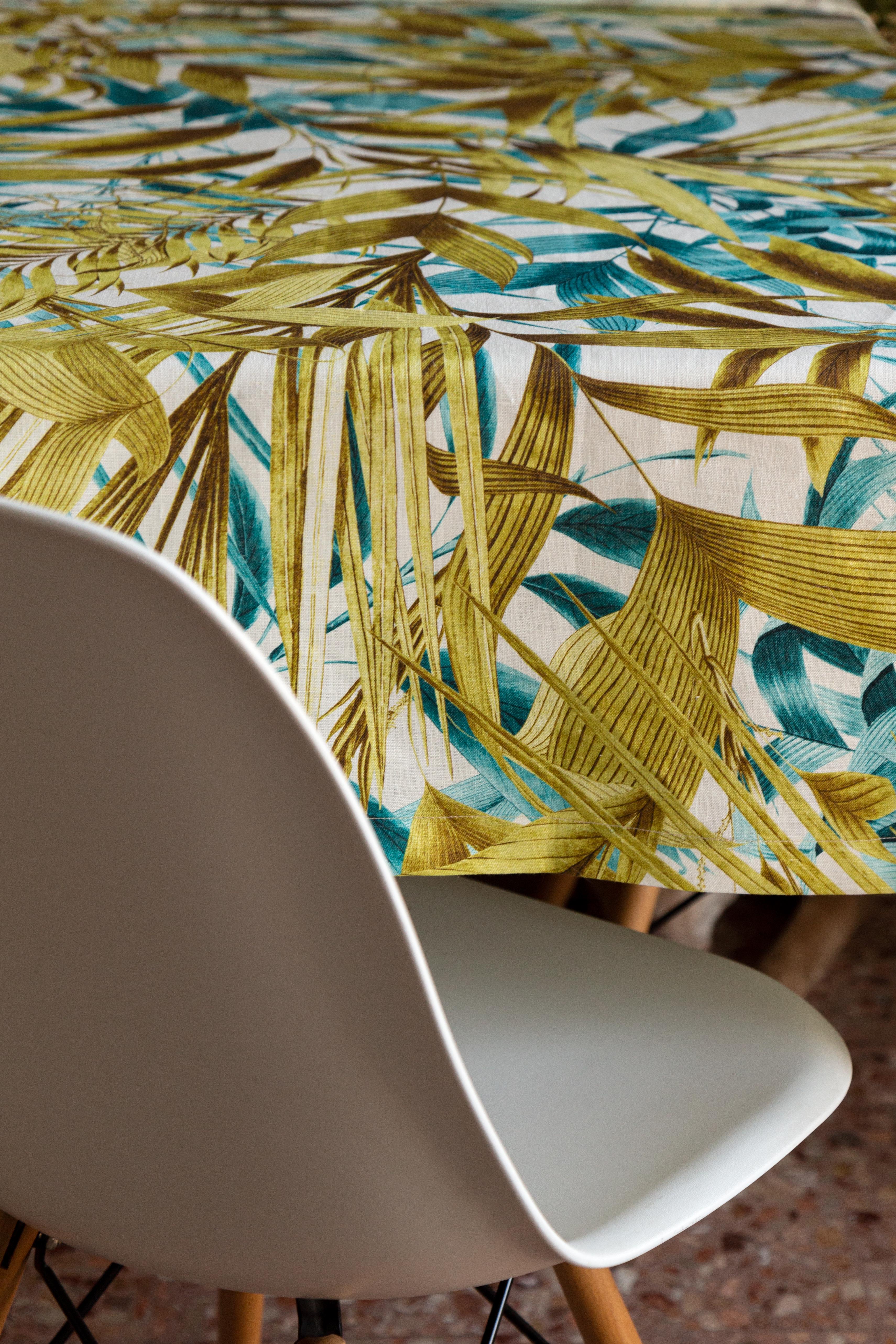 Italian Las Palmas, Contemporary Linen Tablecloth with 6 Napkins by Vito Nesta For Sale