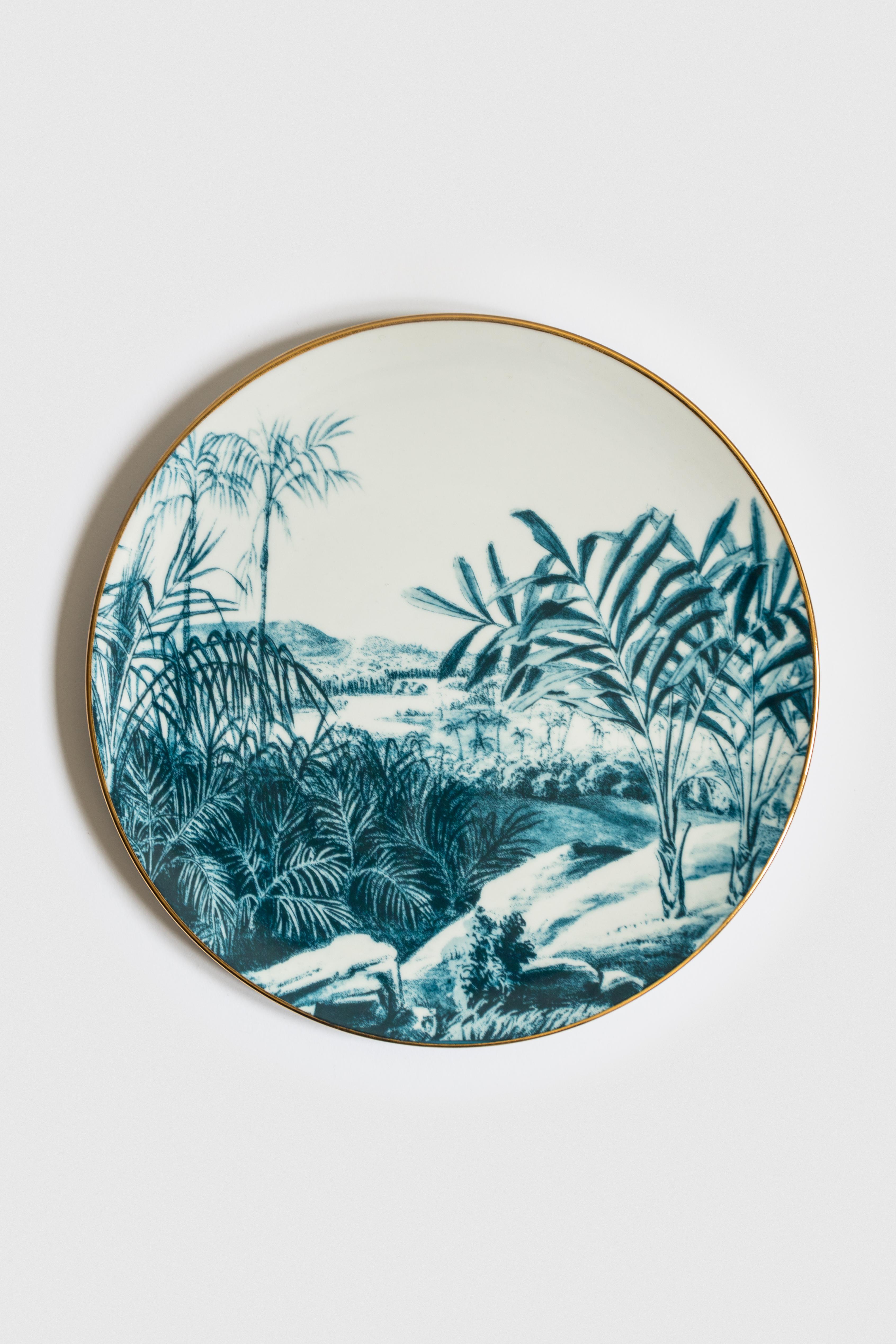 Molded Las Palmas, Six Contemporary Porcelain Dinner Plates with Decorative Design For Sale
