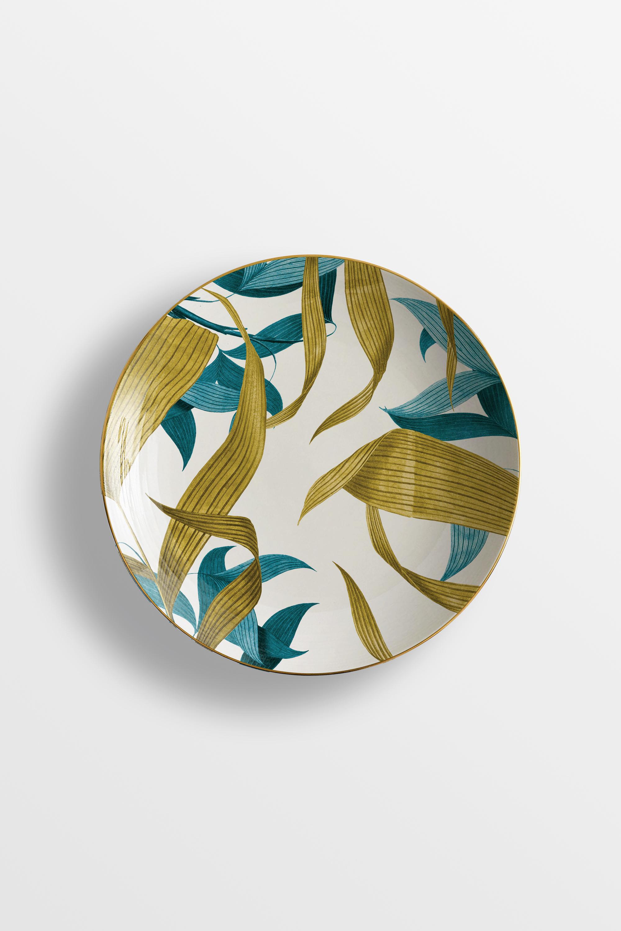Italian Las Palmas, Six Contemporary Porcelain soup plates with Decorative Design For Sale