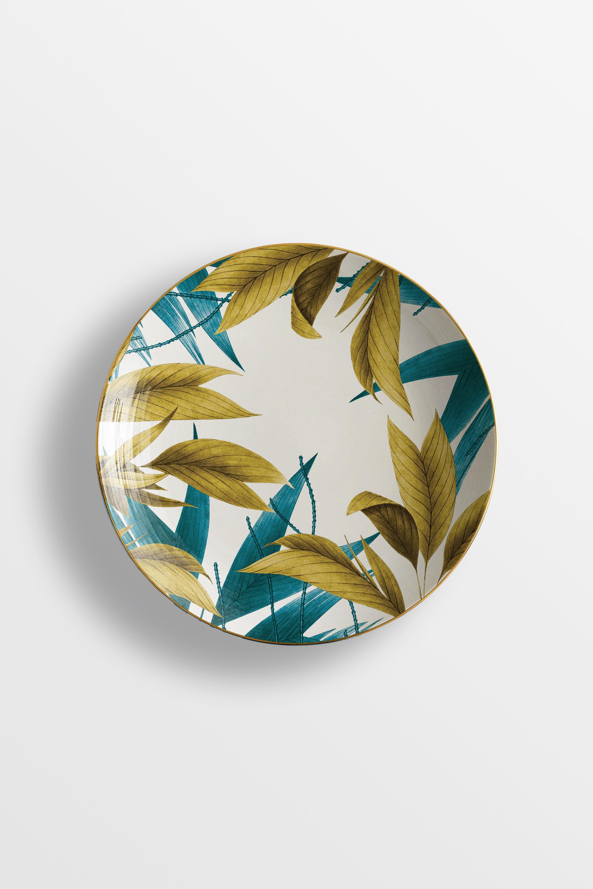 Molded Las Palmas, Six Contemporary Porcelain soup plates with Decorative Design For Sale