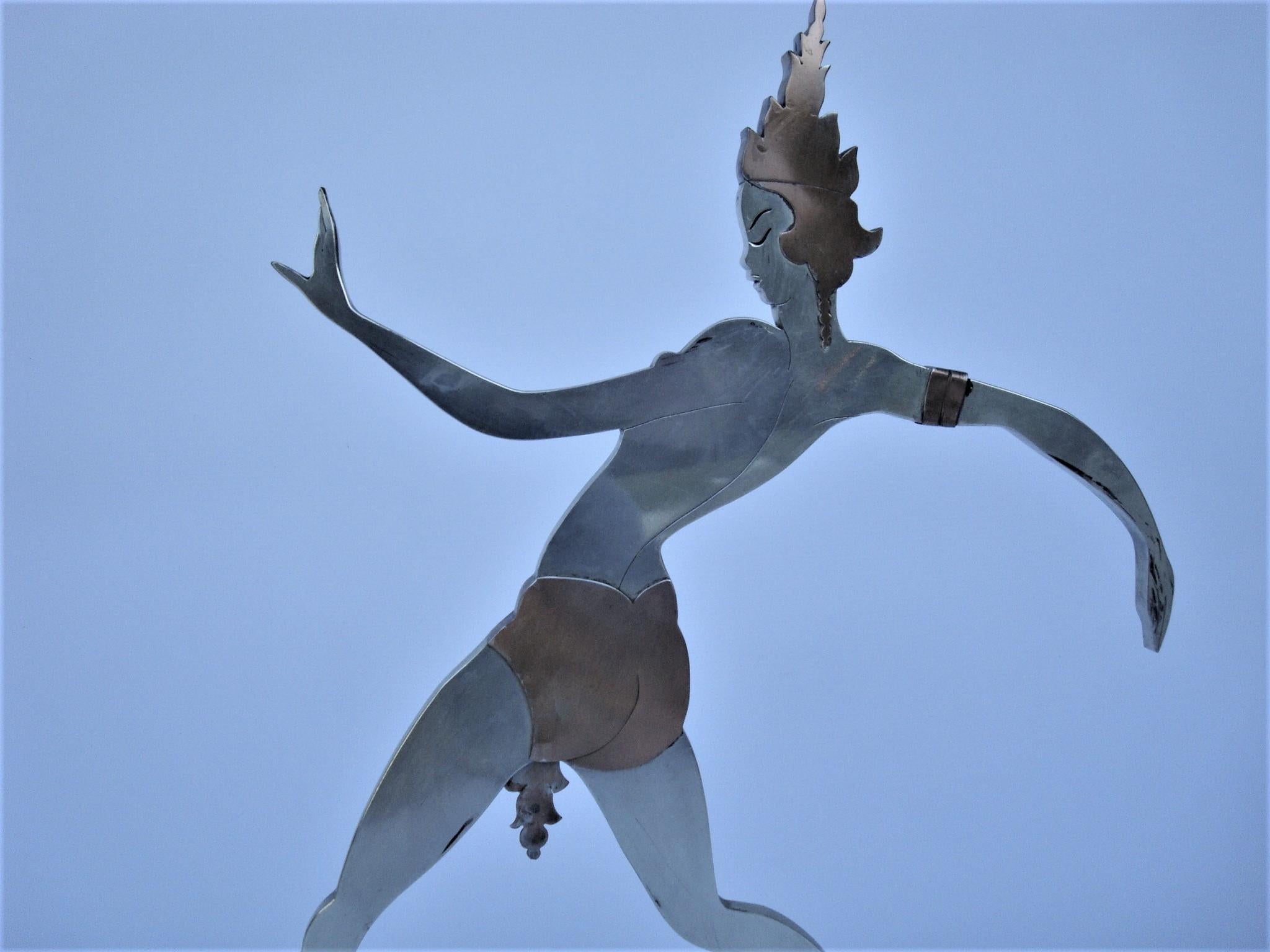 Showgirl de Las Vegas - Sculpture en bronze du milieu du siècle, années 1950 en vente 2