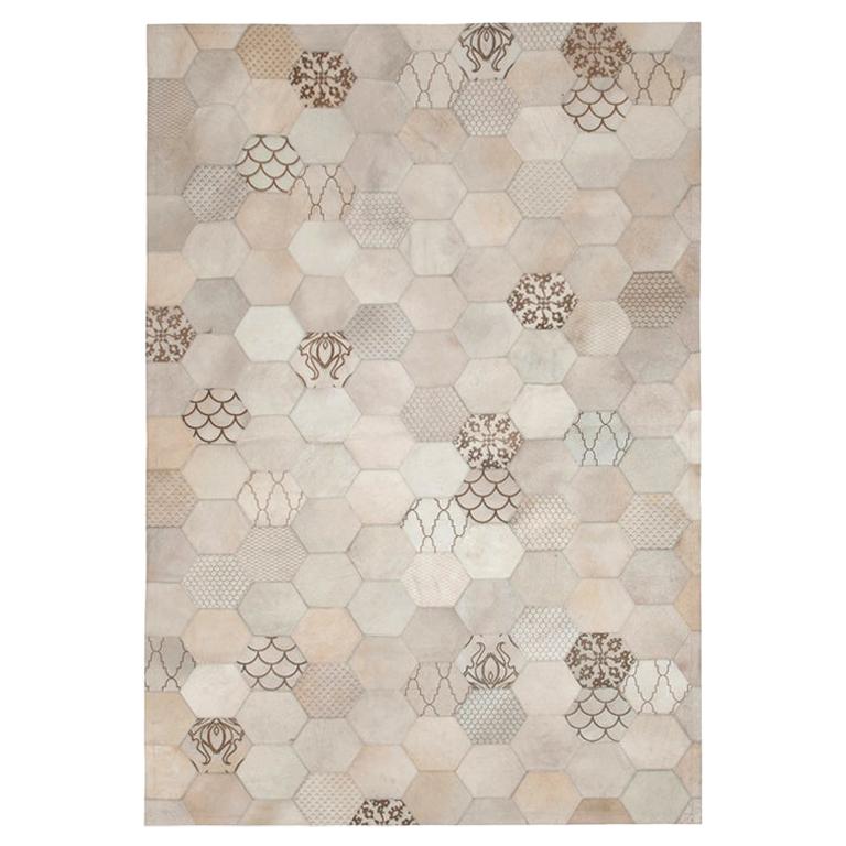 Laser Burn patterned motif Atomo Gray and Cream Cowhide Area Floor Rug Large For Sale
