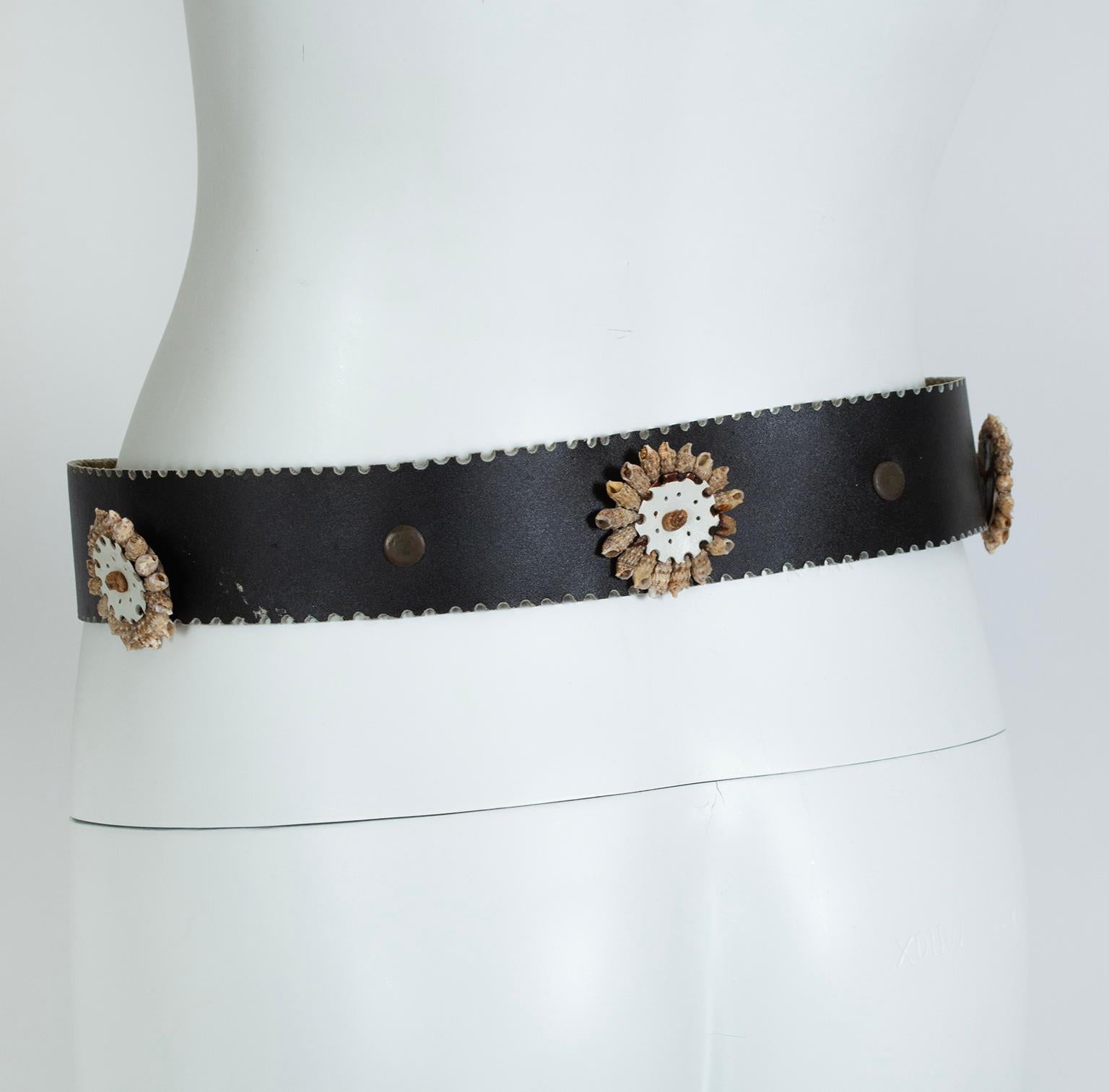 Women's Laser Cut Black-Brown Leather Boho Seashell Medallion Novelty Belt – S-M, 1970s For Sale