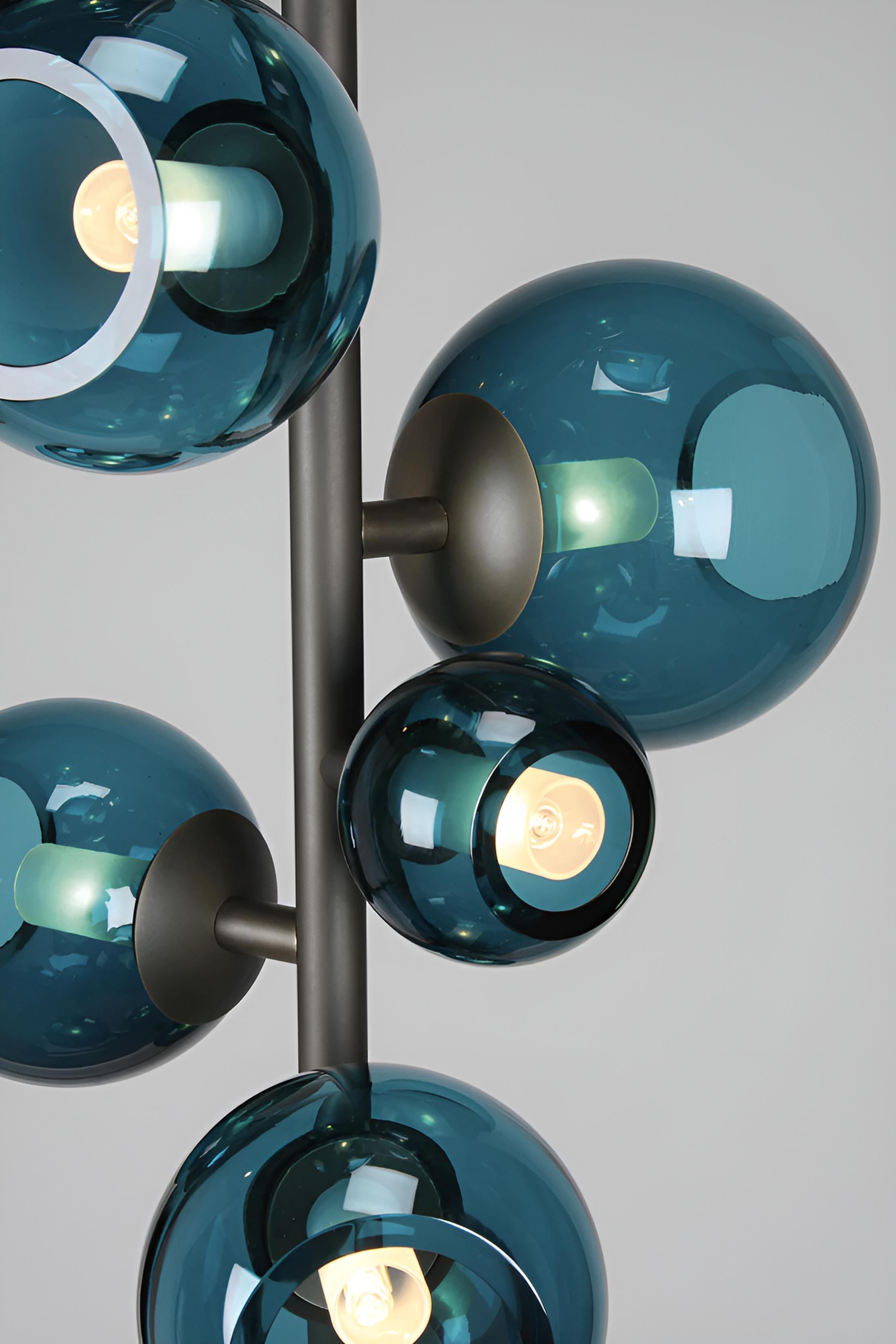 Francese Lampada da terra Totem Last Night di Damien Langlois-Meurinne in vendita