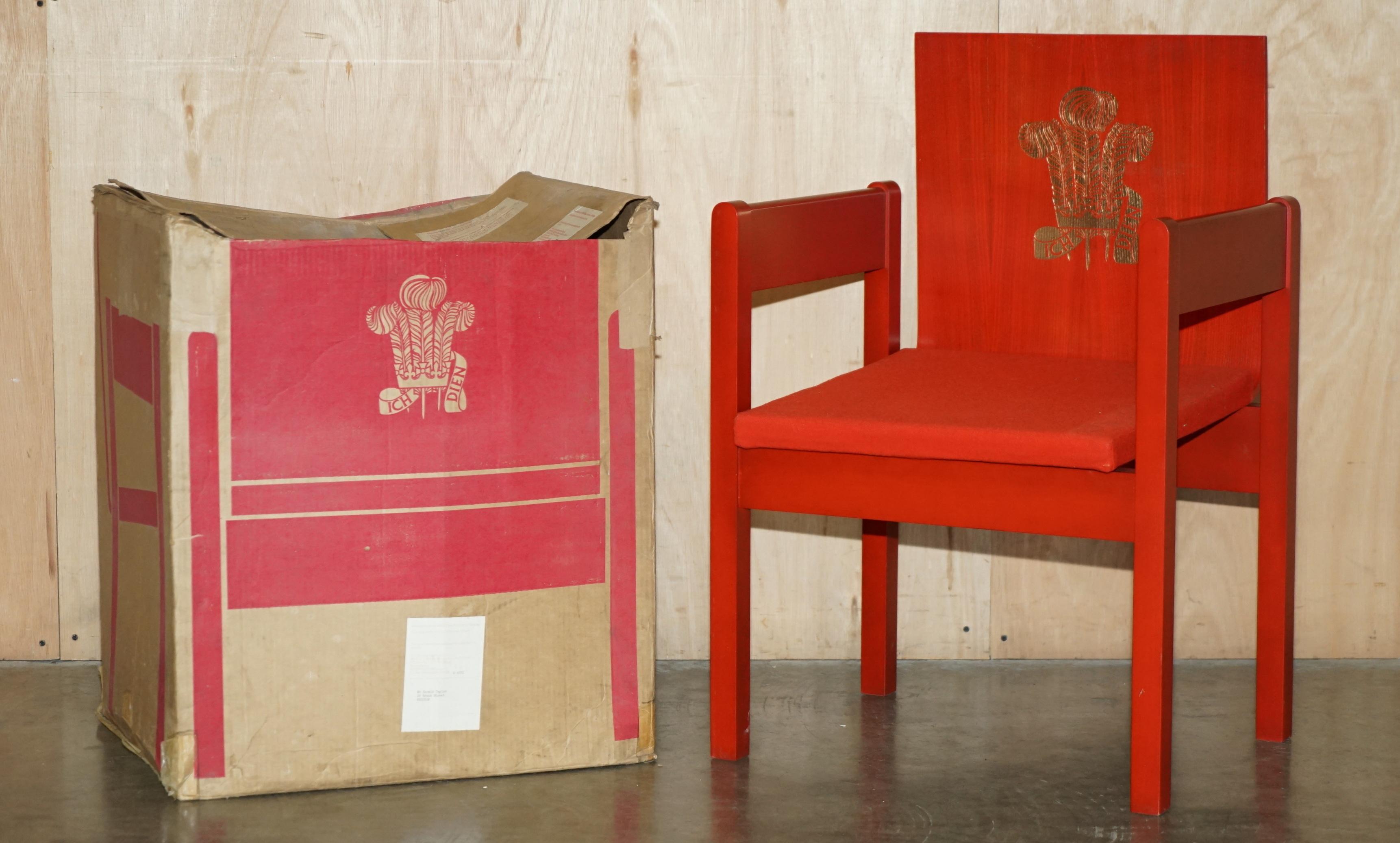 LAST OF ITS KIND BRAND NEW IN THE BOX 1969 PRINCE CHARLES INVESTITURE ARMCHAiR For Sale 6