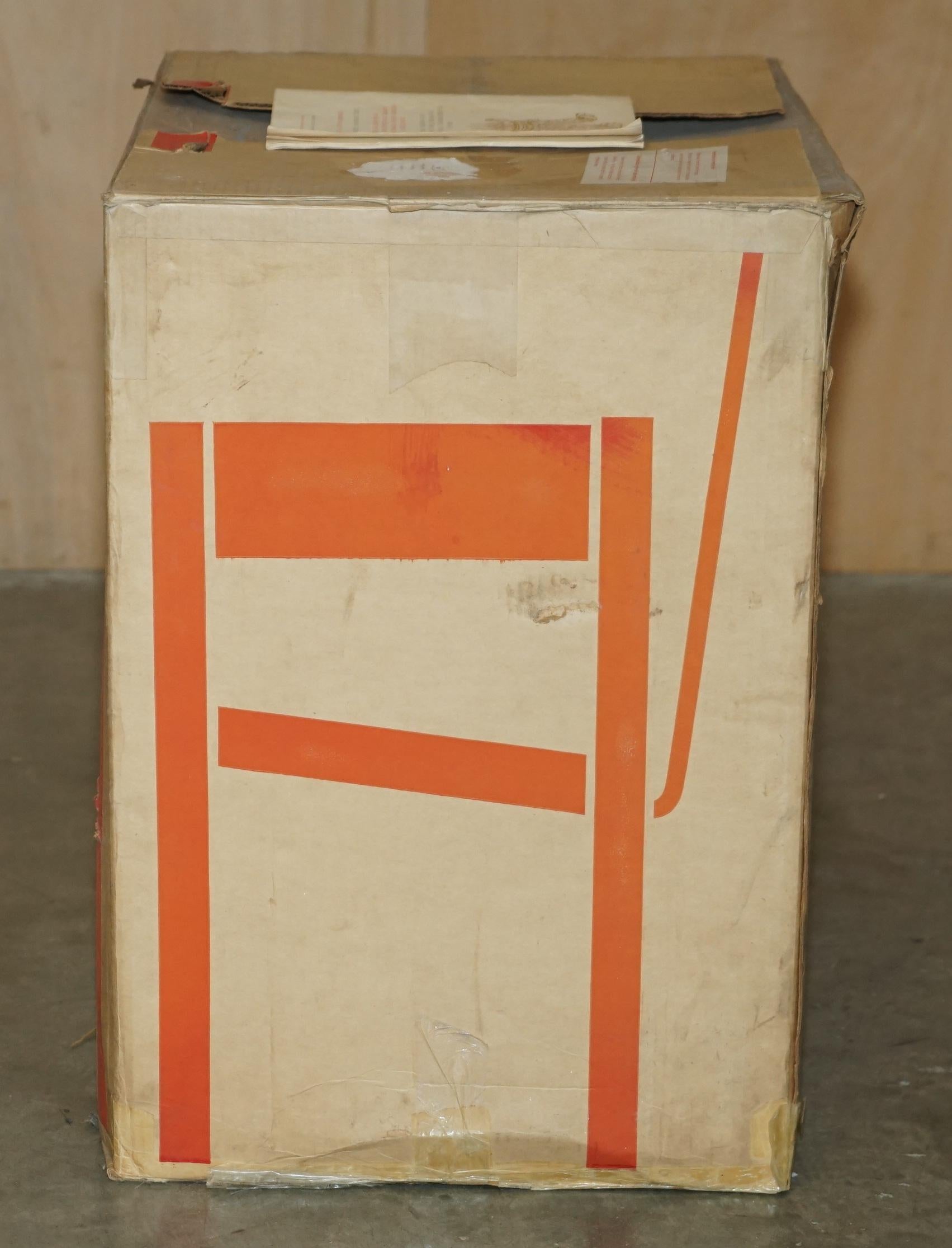 LAST OF ITS KIND BRAND NEW IN THE BOX 1969 PRINCE CHARLES INVESTITURE ARMCHAiR For Sale 6