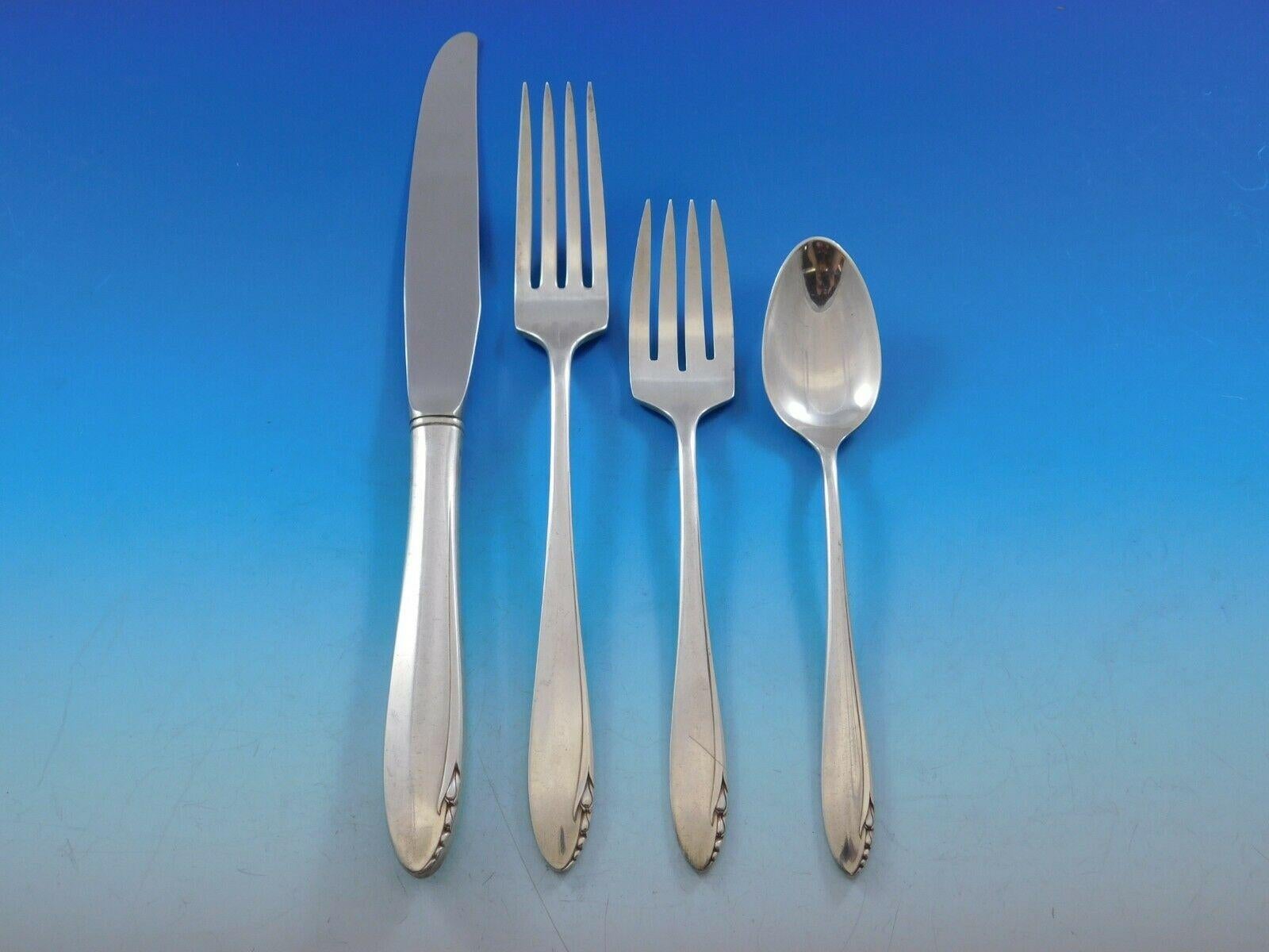 Lasting Spring by Oneida Sterling Silver Flatware Set 8 Service 46 Pieces Dinner In Excellent Condition For Sale In Big Bend, WI