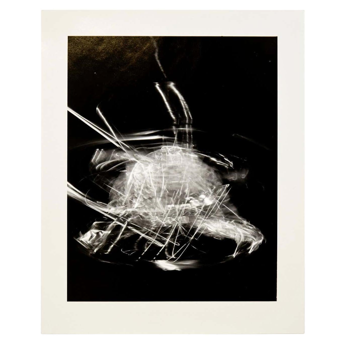 Lszl Moholy-Nagy ""Licht-Raum Modulationen"" (Modulation de la lumire et du feu) Photographie 4/6 en vente