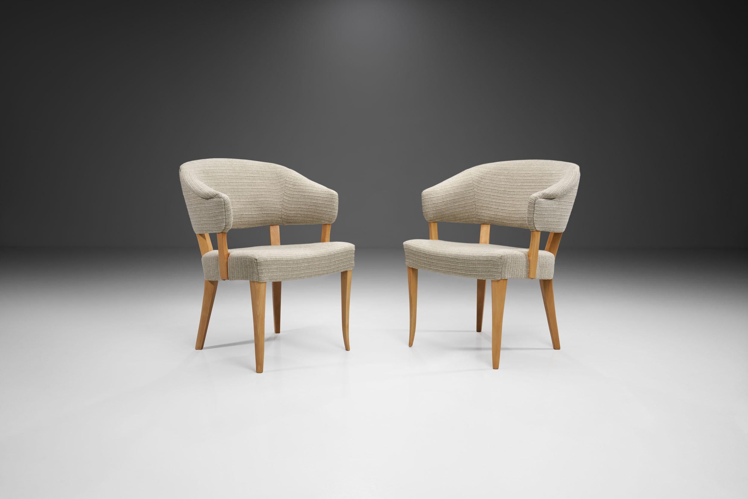 Lata Greven, Swedish for Lazy Count, is Carl Malmsten’s most successful “count chair”. With a klismos-style curved back, this armchair is the result of the joinery workshop suited to artisanal production that Malmsten worked with. 

This model was