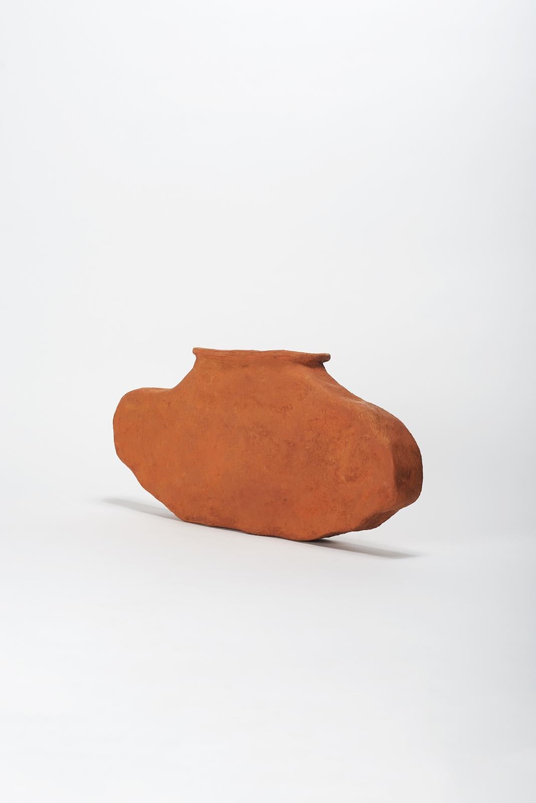 Postmoderno Vaso grande in ceramica di Willem Van Hooff dalla forma organica e semplice. in vendita