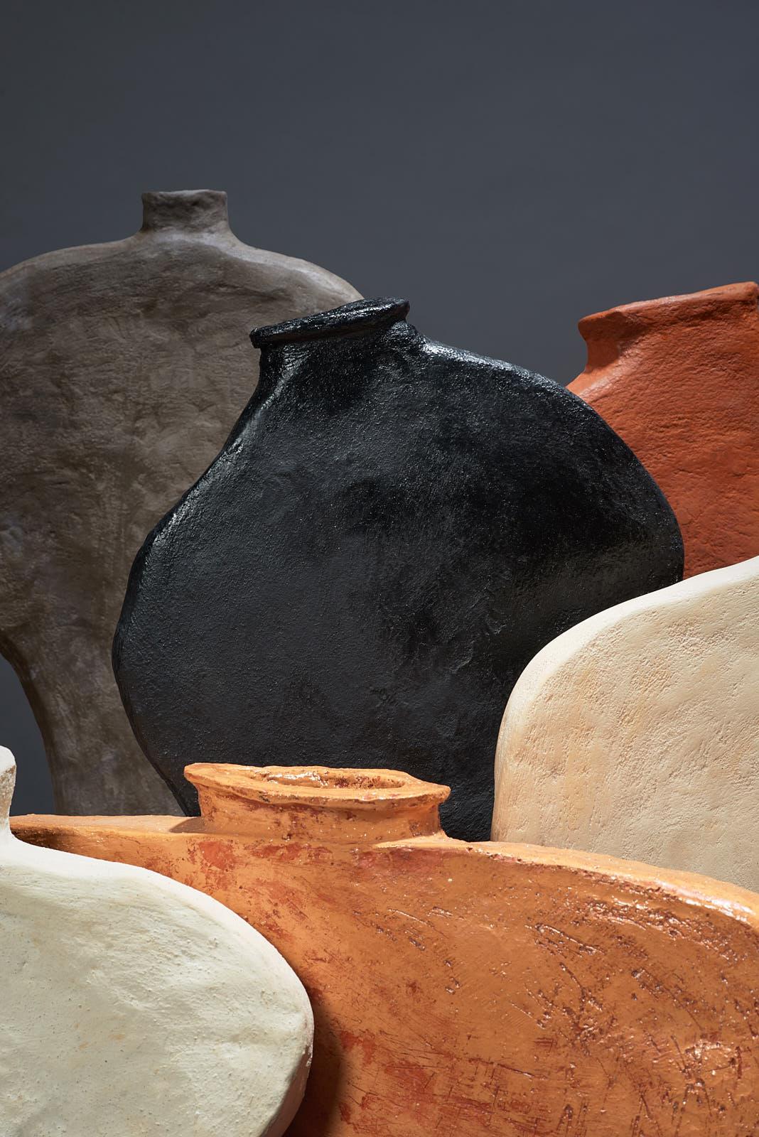 Vaso grande in ceramica di Willem Van Hooff dalla forma organica e semplice. in vendita 2
