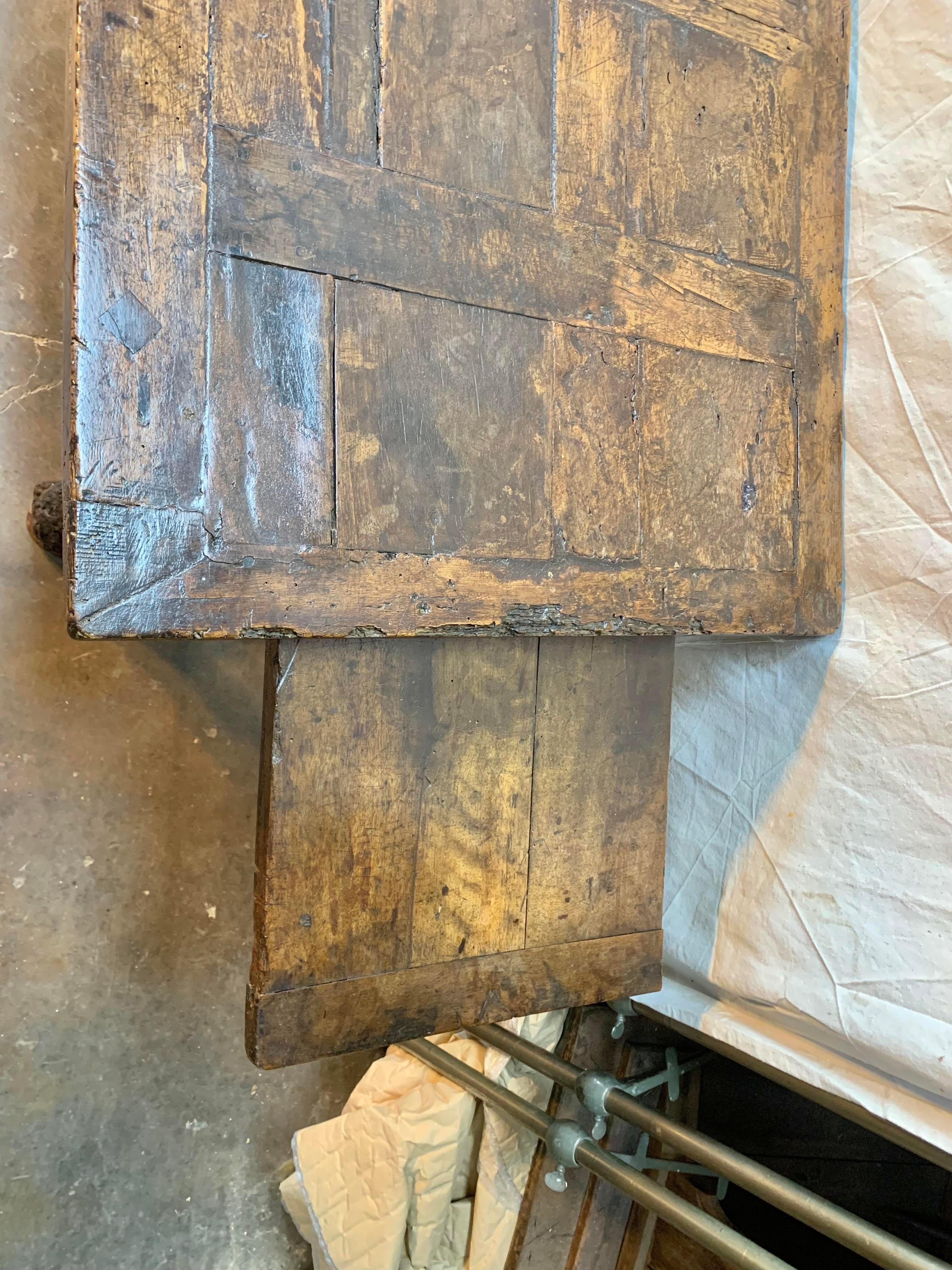 Late 1600s French Oak Table with Pullout Extension 3