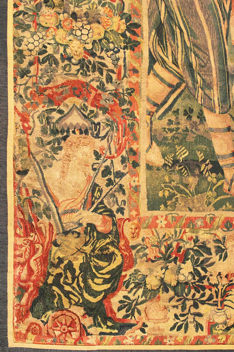 Tapisserie historique bruxelloise de la fin du XVIe siècle, avec des guerriers rassemblés dans une forêt en vente 1