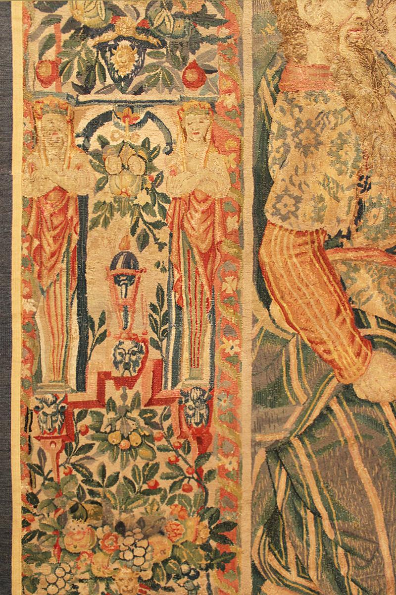 Tapisserie historique bruxelloise de la fin du XVIe siècle, avec des guerriers rassemblés dans une forêt en vente 2