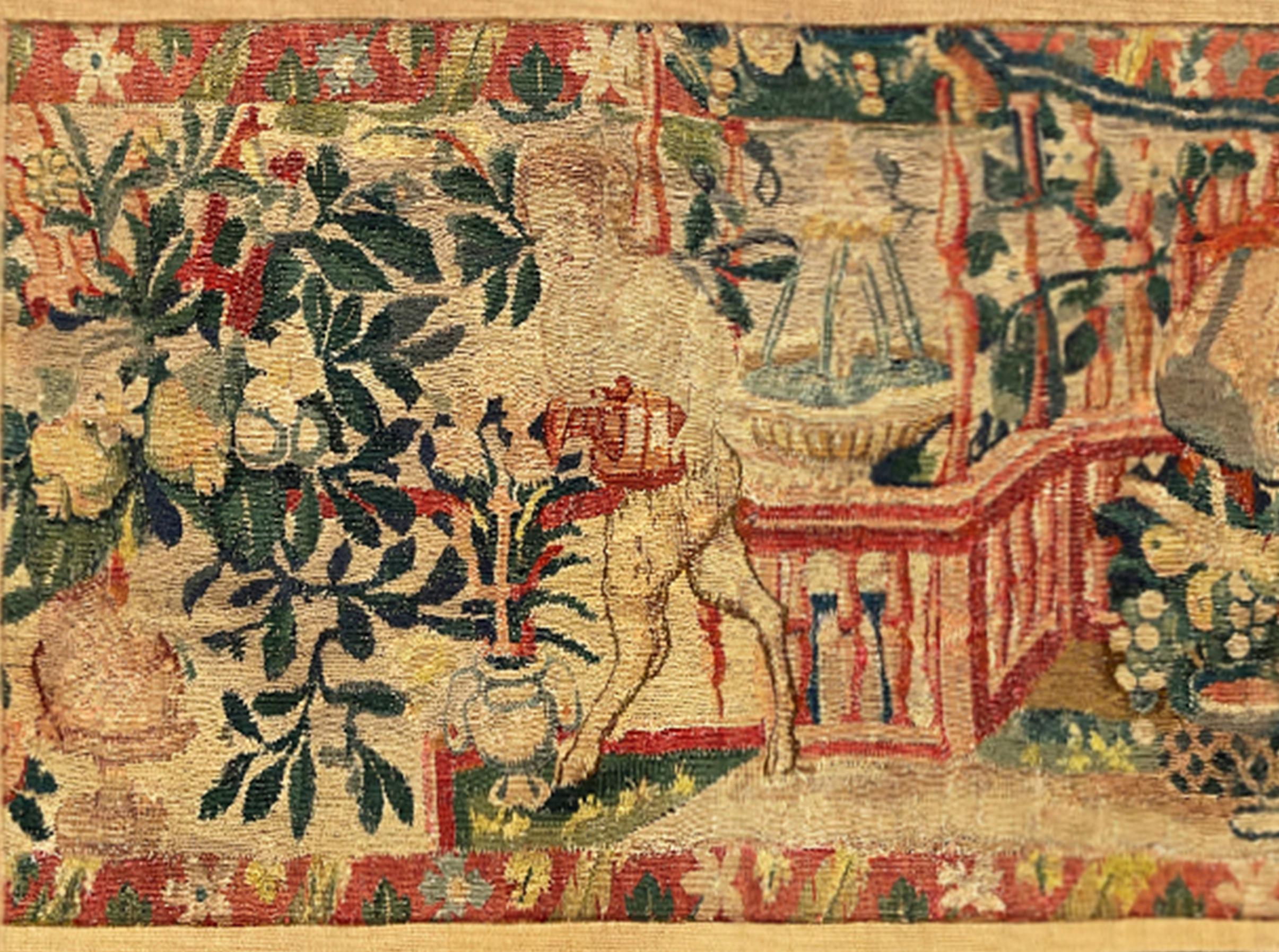 Brüsseler mythologischer Wandteppich des späten 16. Jahrhunderts, horizontal, Frau und Füllhorn (Handgewebt) im Angebot