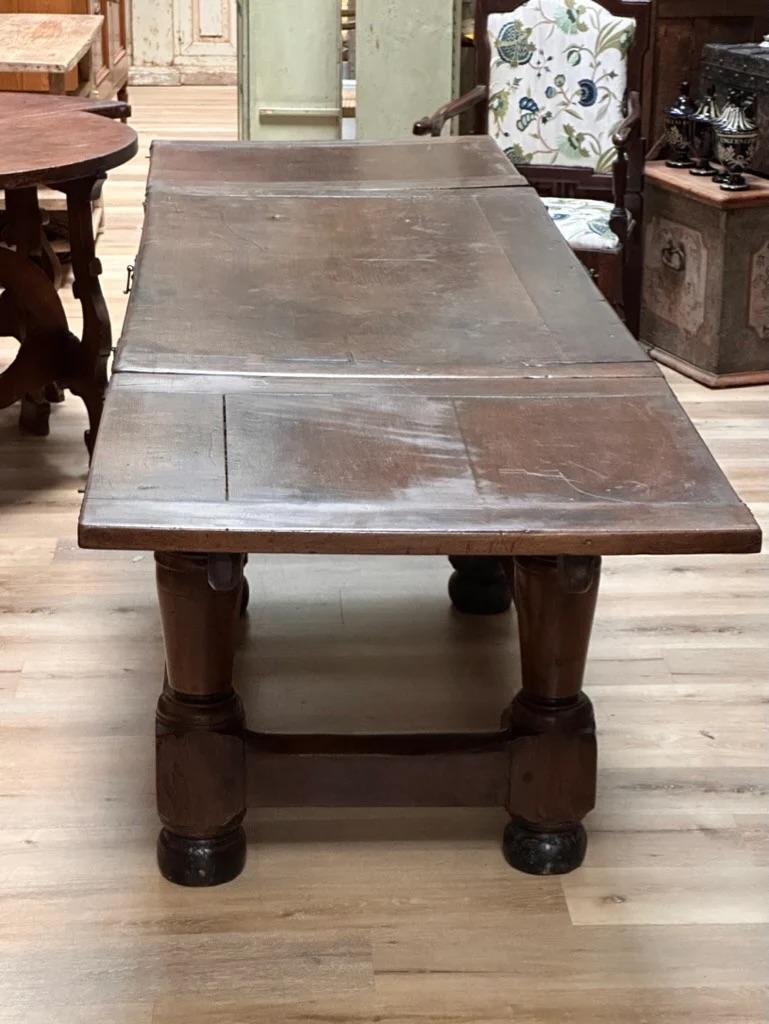 Late 16th-early 17th Century French Walnut Extending Table For Sale 2