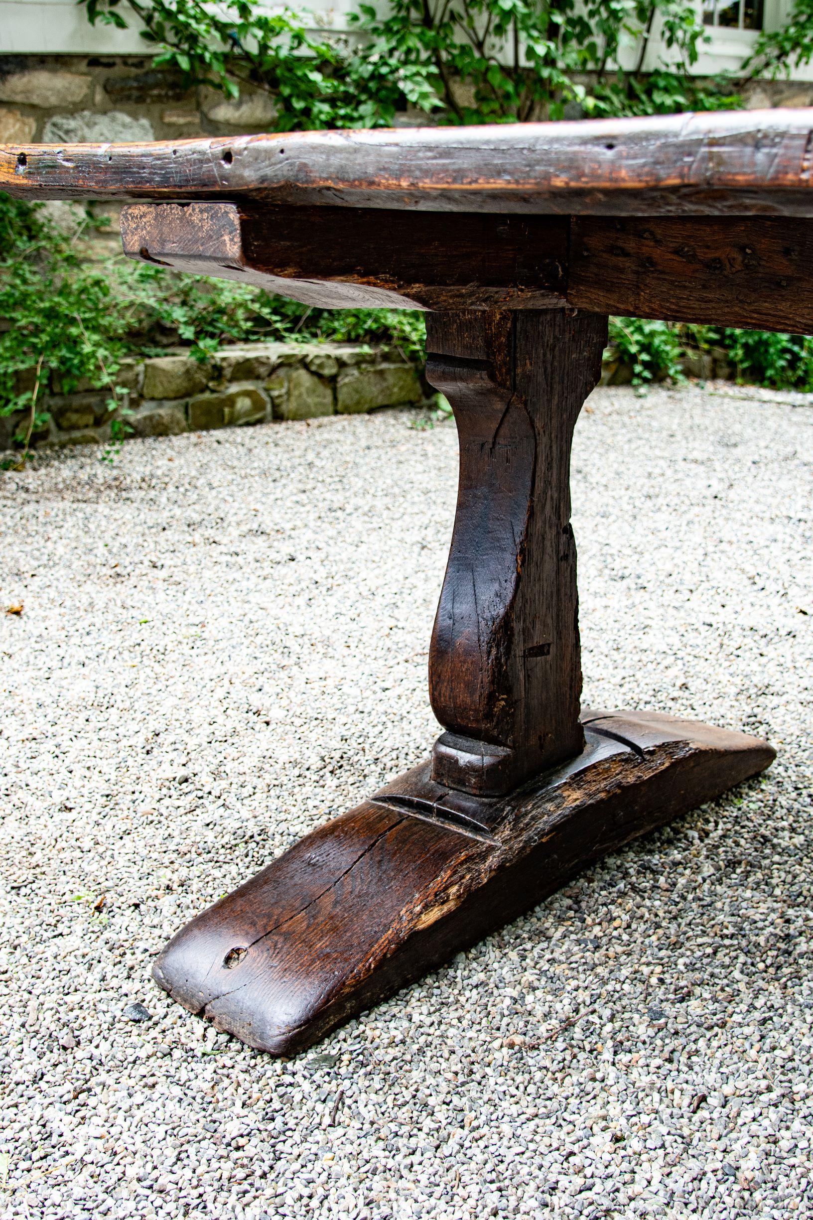 Late 16th-Early 17th Century Welsh Oak Refectory Table For Sale 1