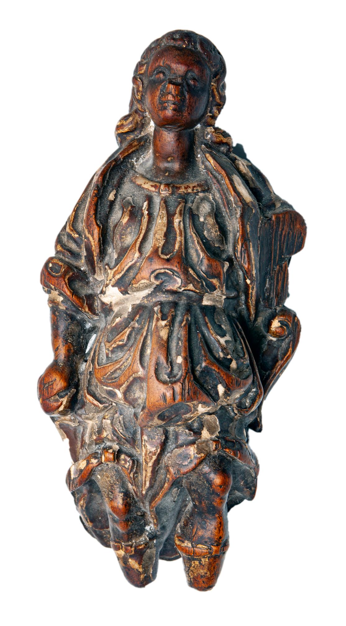 Renaissance Sculpture en bois française de la fin du XVIe siècle représentant une femme  en vente
