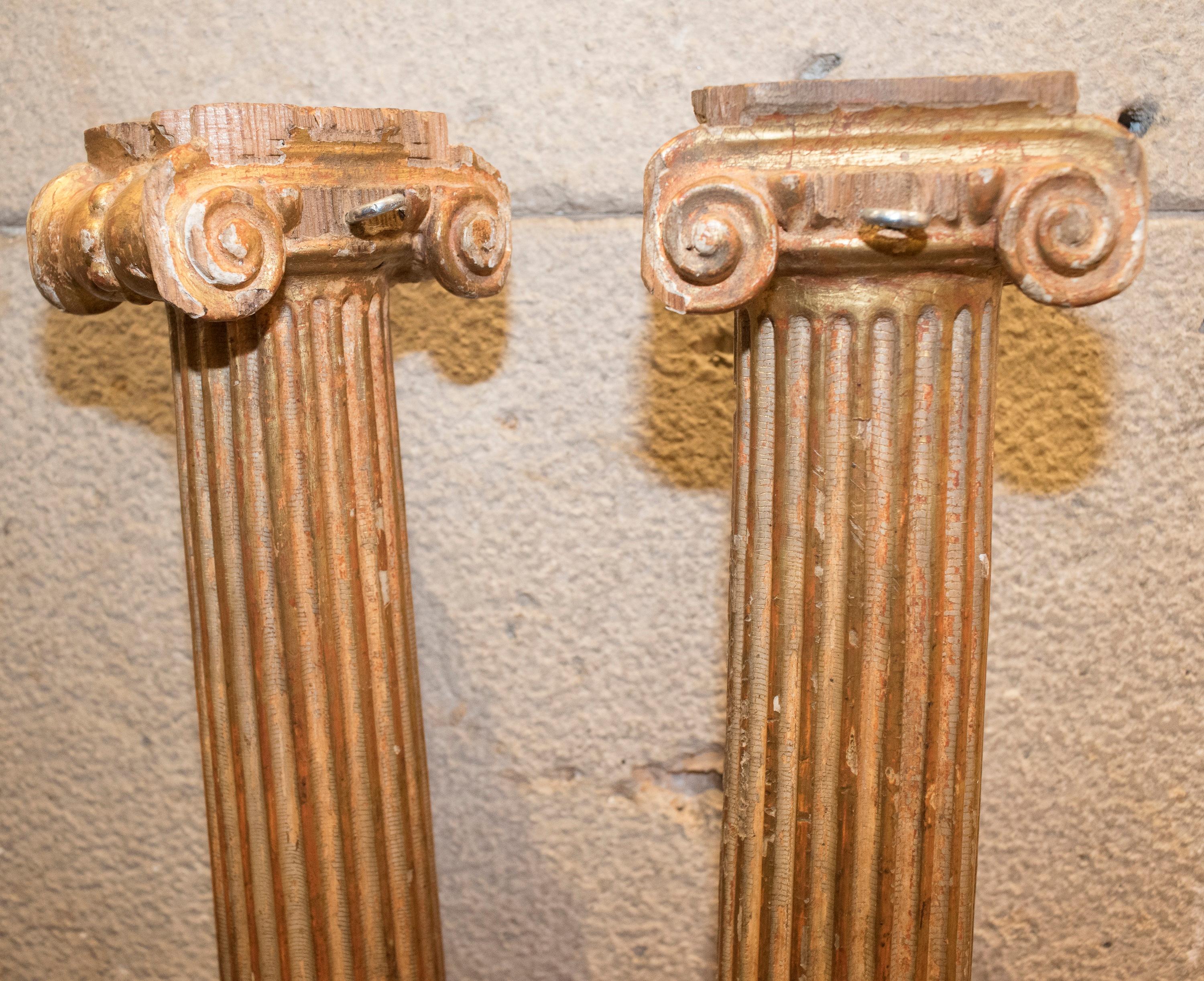 Late 17th Century Baroque Couple of Carved and Gilded Italian Wood Columns 6