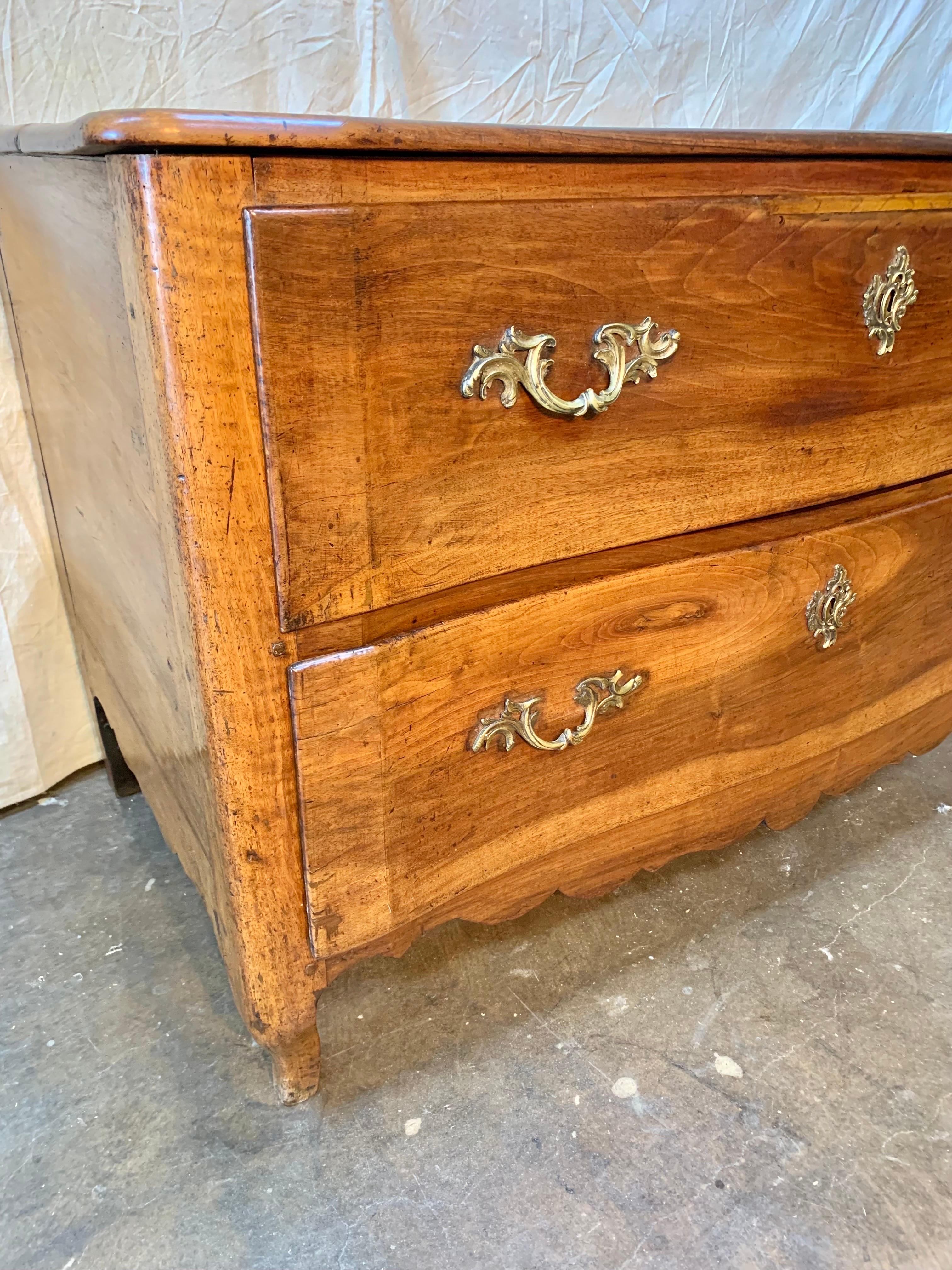 Late 1700s French Walnut Louis XV Chest of Drawers For Sale 7