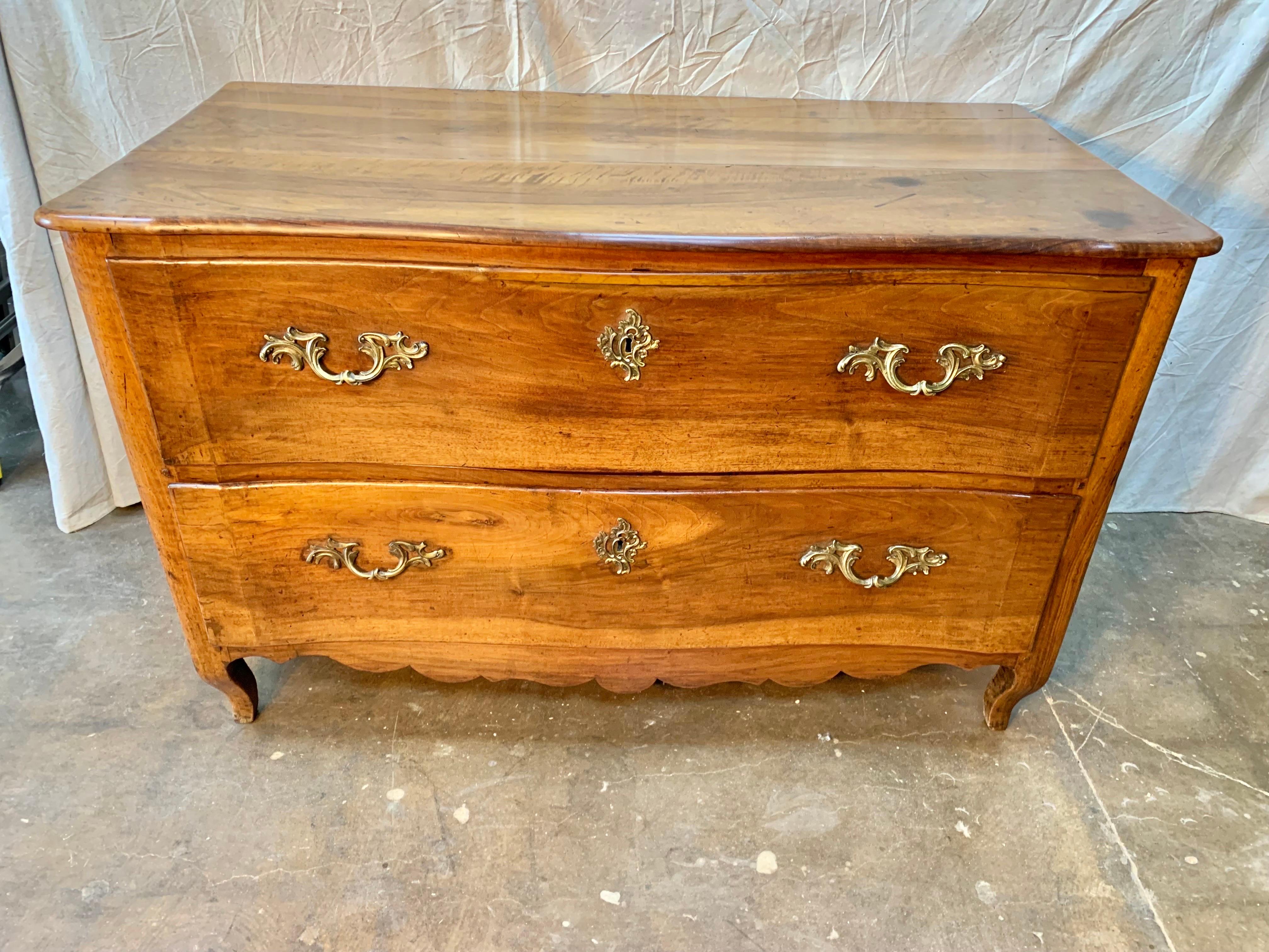 18th Century and Earlier Late 1700s French Walnut Louis XV Chest of Drawers For Sale