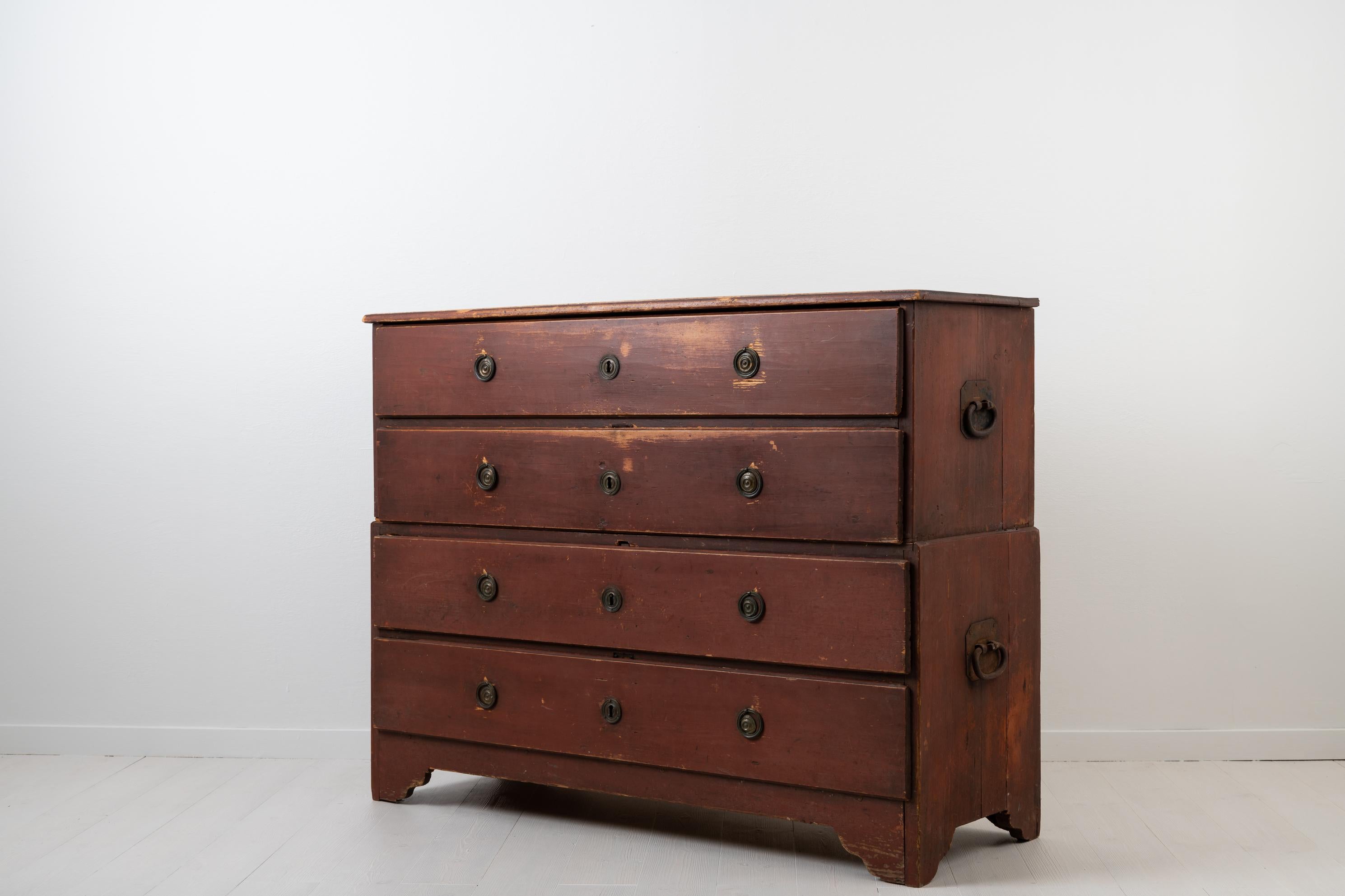 Late 1700s Swedish Neoclassical Chest of Drawers In Good Condition For Sale In Kramfors, SE