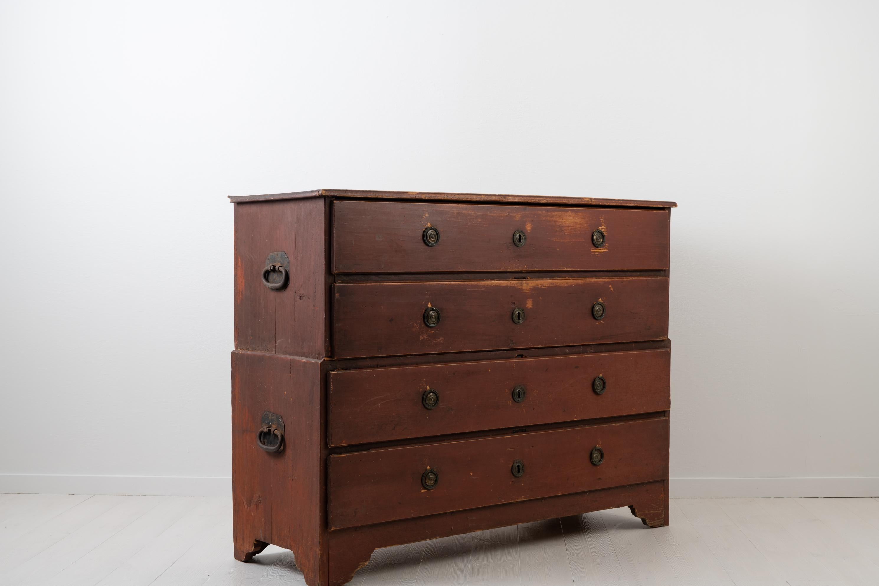 Pine Late 1700s Swedish Neoclassical Chest of Drawers For Sale