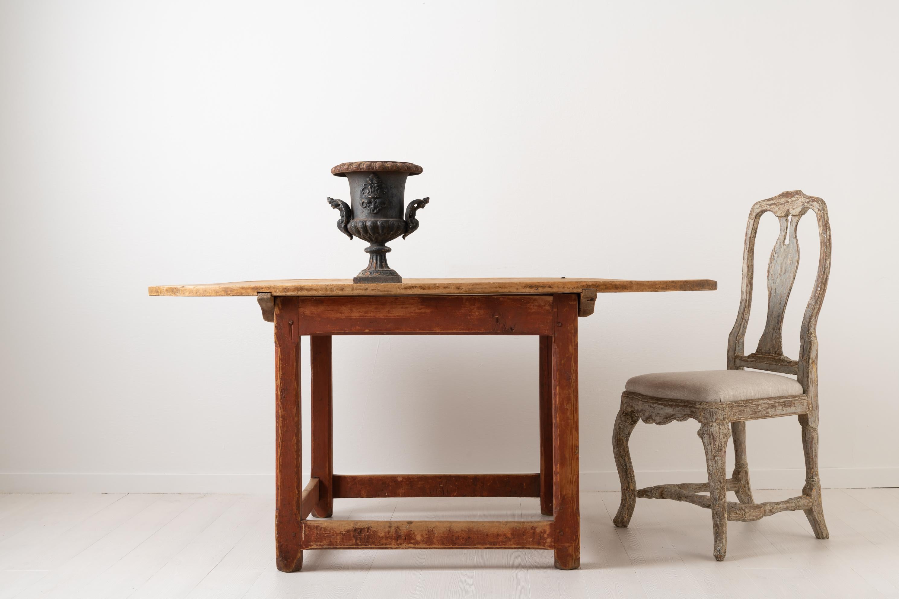 Baroque Table centrale baroque rustique suédoise de la fin des années 1700 en vente