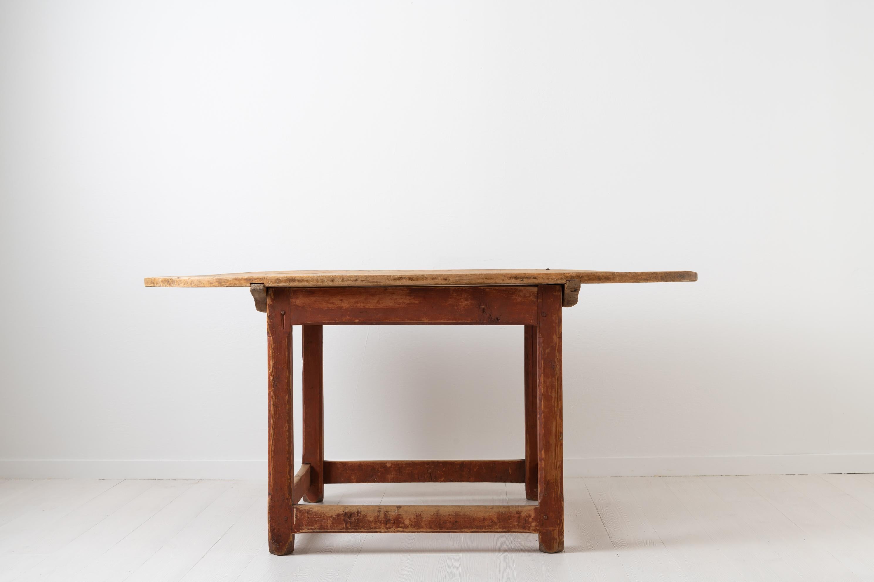Hand-Crafted Late 1700s Swedish Rustic Baroque Centre Table For Sale