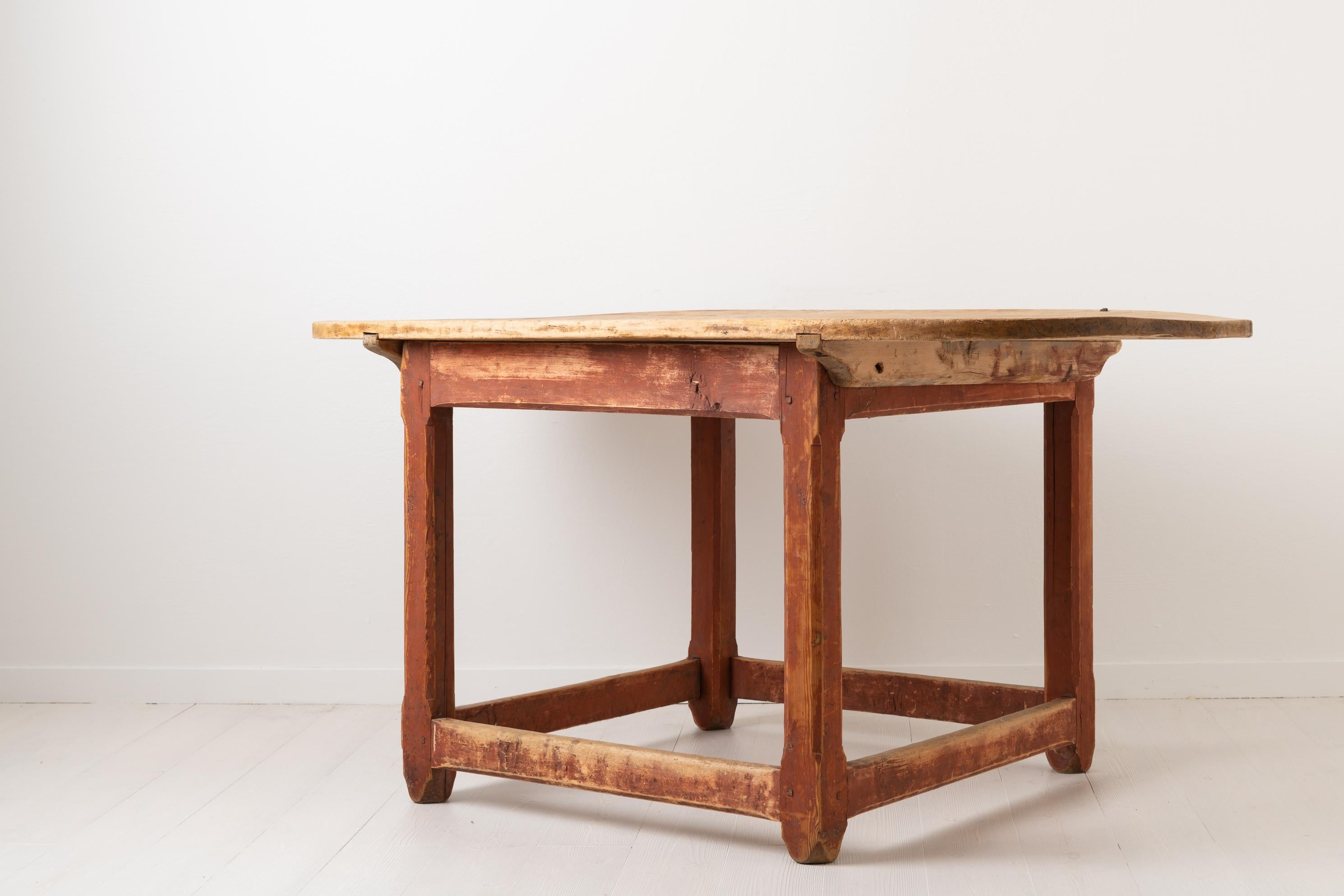Late 1700s Swedish Rustic Baroque Centre Table In Good Condition For Sale In Kramfors, SE