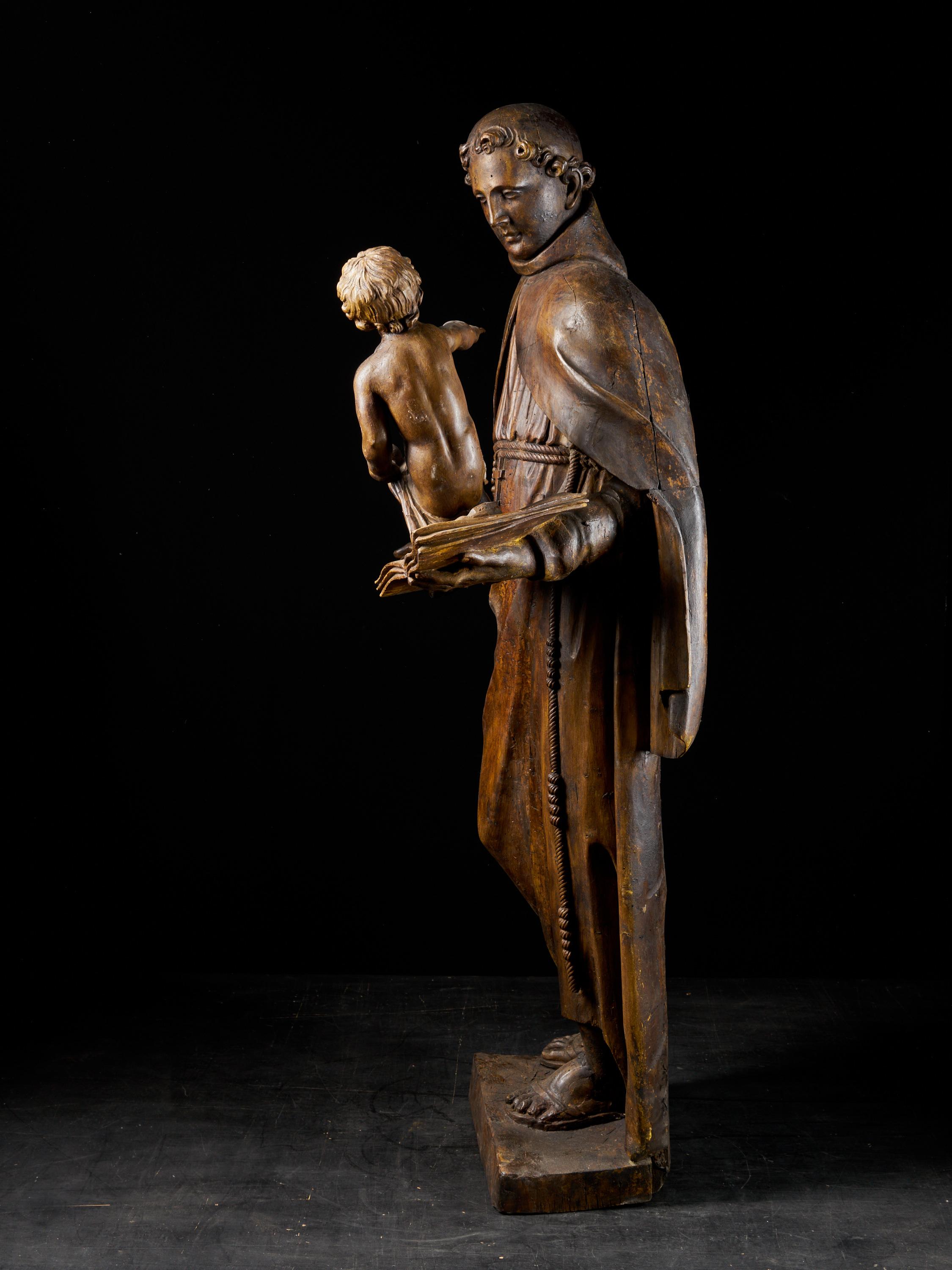 Holzskulptur des Heiligen Antonius und des Kindes aus der italienischen Schule des späten 17. Jahrhunderts im Zustand „Relativ gut“ im Angebot in Leuven , BE
