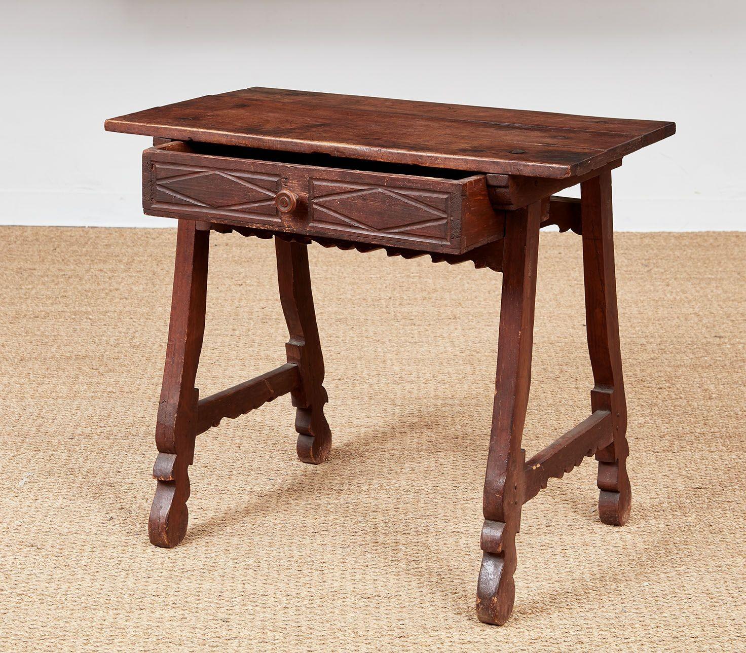 Late 17th c. Italian Walnut Side Table with Scalloped Front For Sale 1
