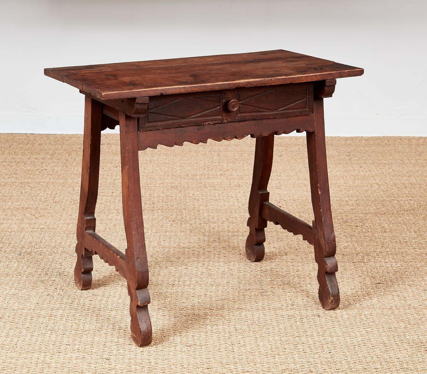 Late 17th c. Italian Walnut Side Table with Scalloped Front For Sale 3