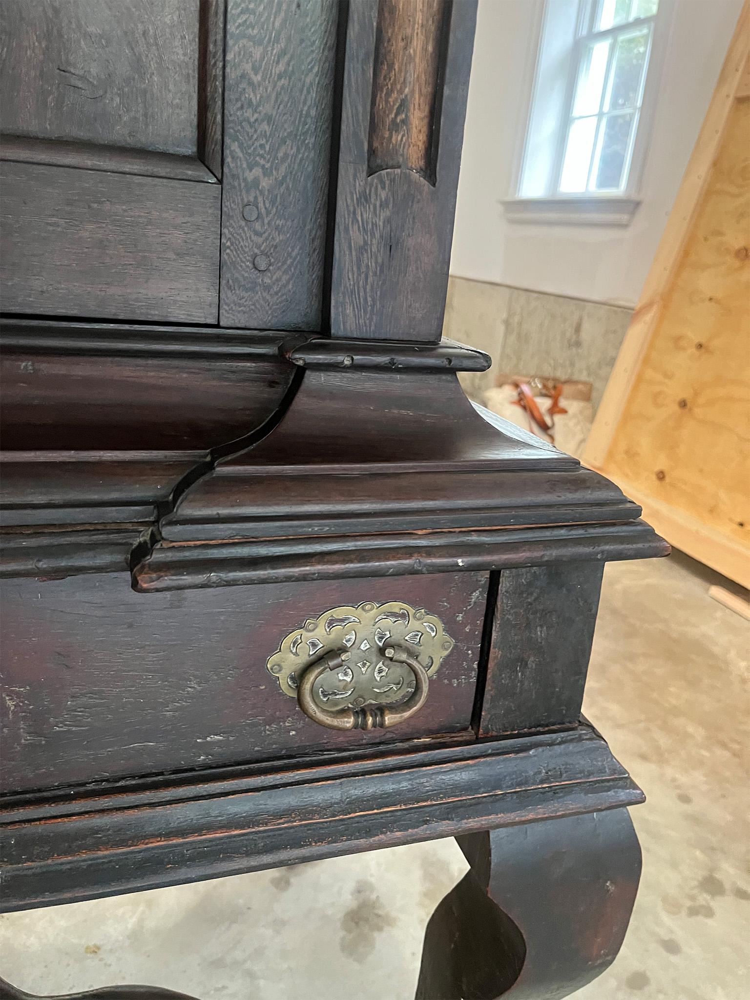 American Late 17th Century Antique Dutch Oak Linen Cabinet For Sale