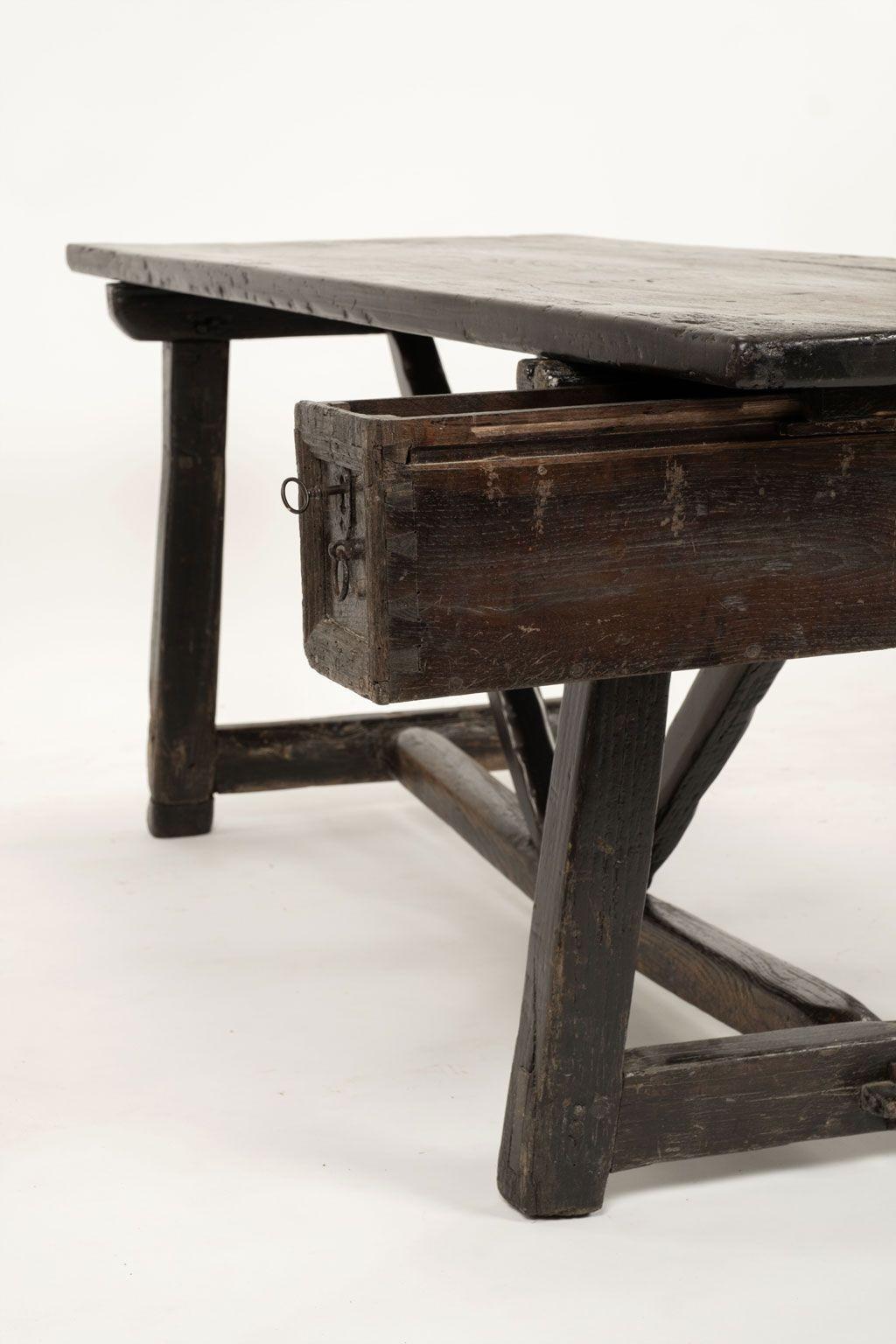 Late 17th Century Catalan Oak Console Table or Writing Desk For Sale 7