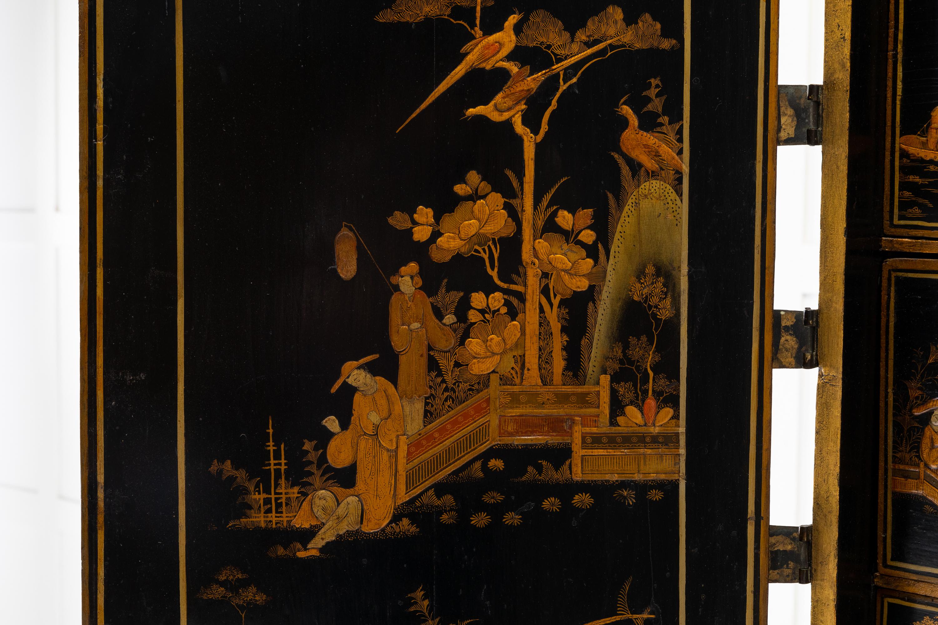 Late 17th Century Chinoiserie Cabinet on Stand 3