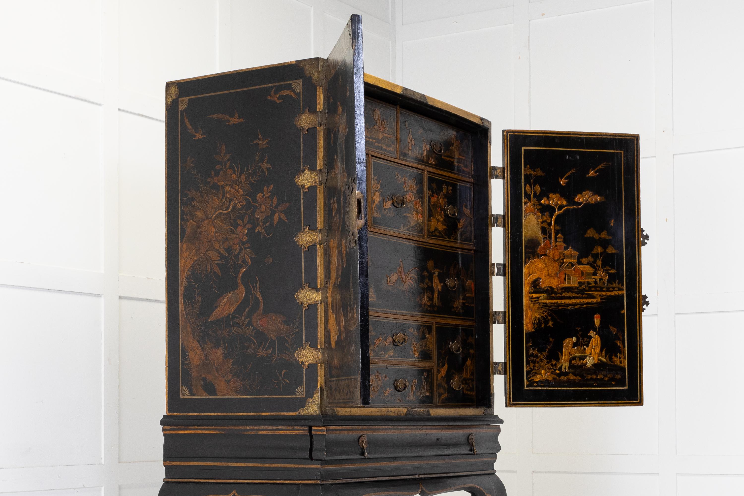 Late 17th Century Chinoiserie Cabinet on Stand 5