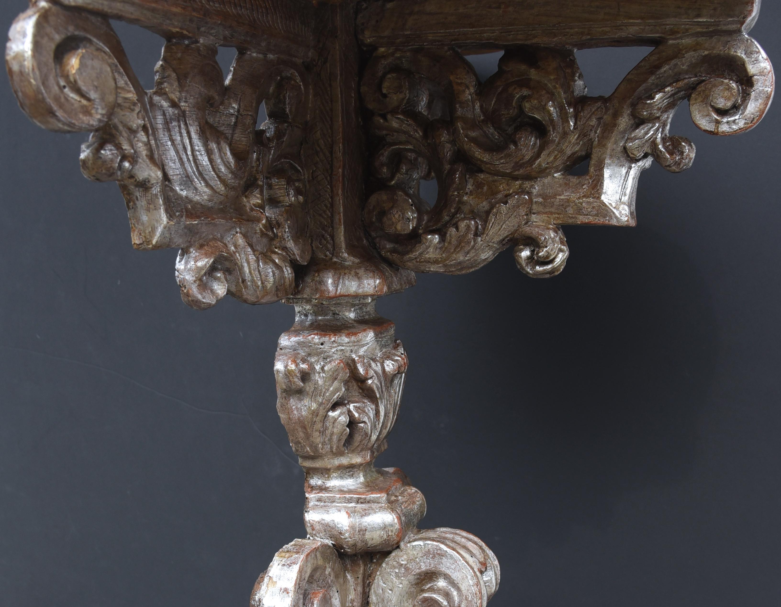 Late 17th Century Console Shelf Louis XIV Wood Carved Silvered Tripod, 1690s 3