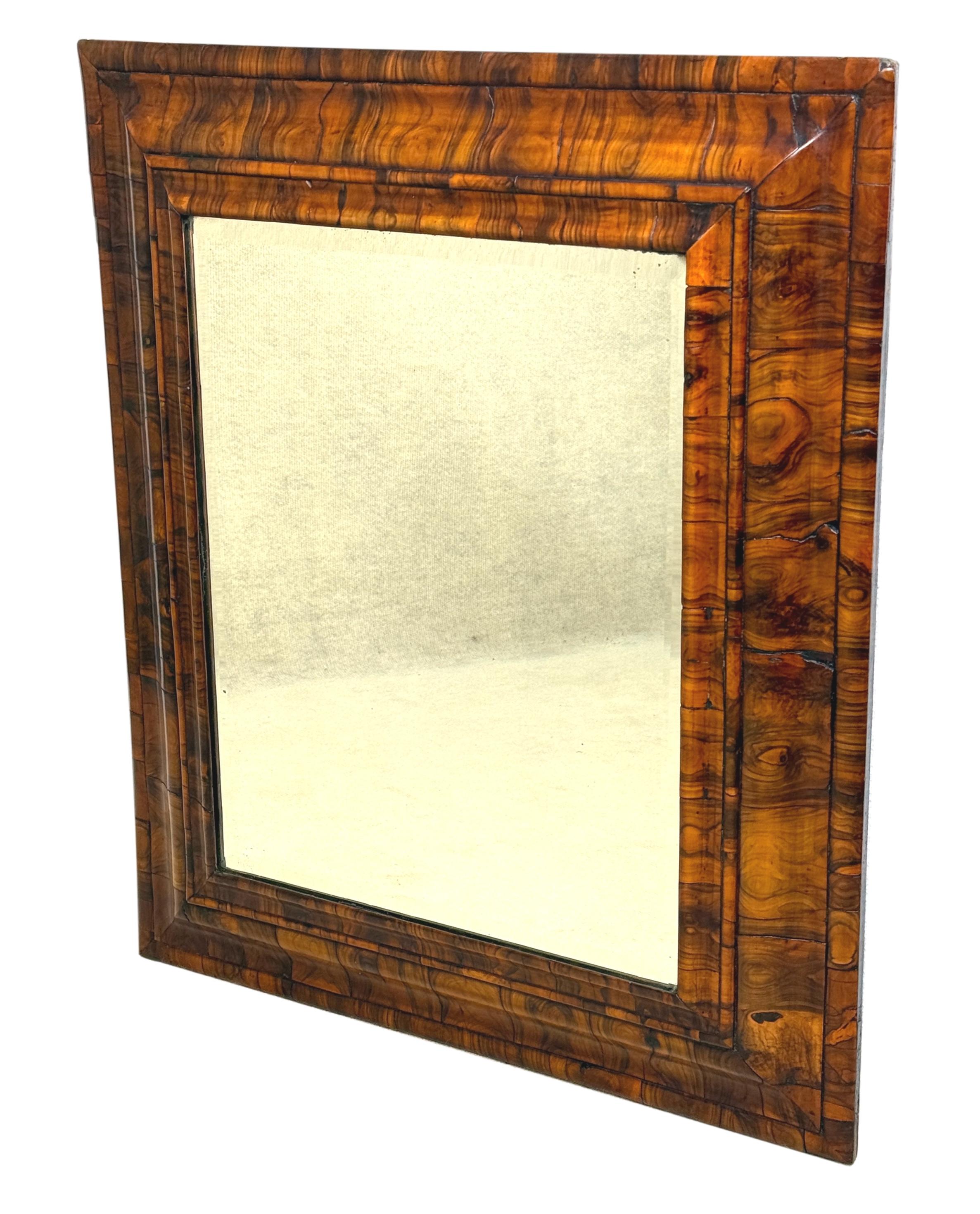 Late 17th Century Cushion Framed Wall Mirror en vente 4