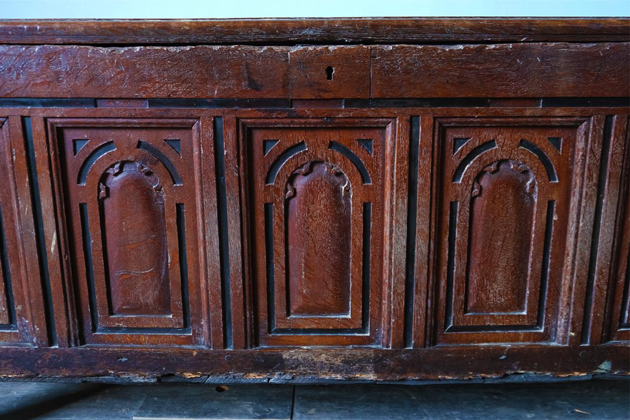 Late 17th Century Dutch Oak Coffer In Good Condition For Sale In London, GB