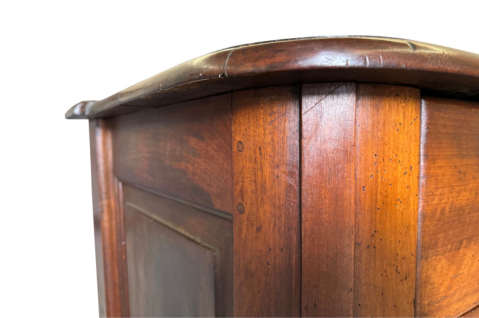 Commode inglese della fine del XVII secolo in vendita 2