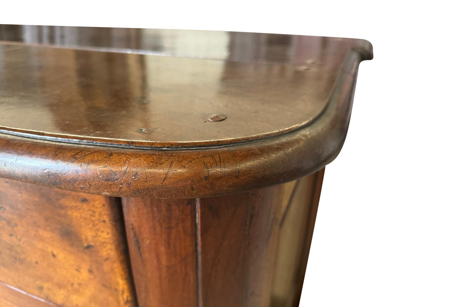Commode inglese della fine del XVII secolo in vendita 3