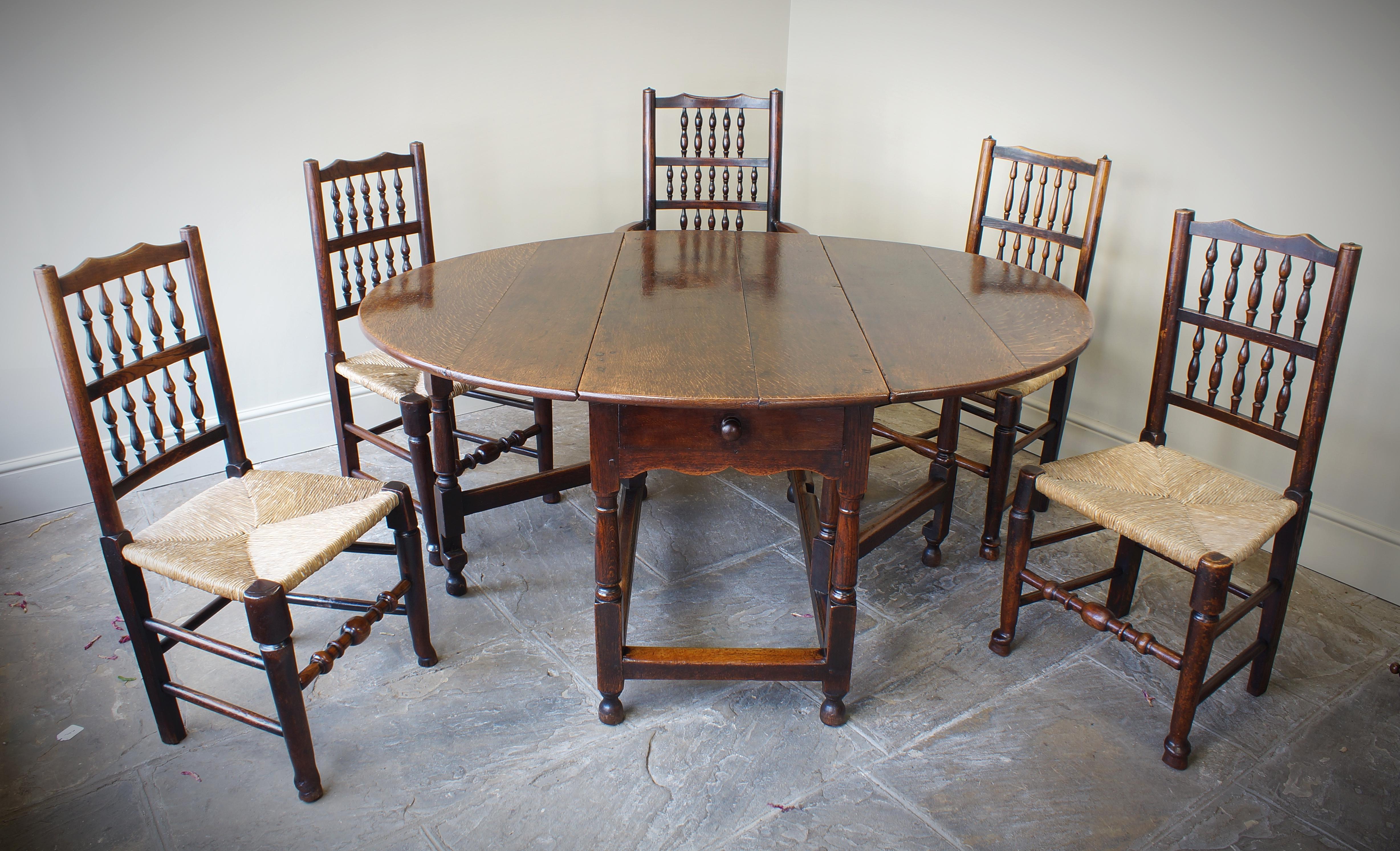 Late 17th Century English Oak Gateleg Dining Table. 3