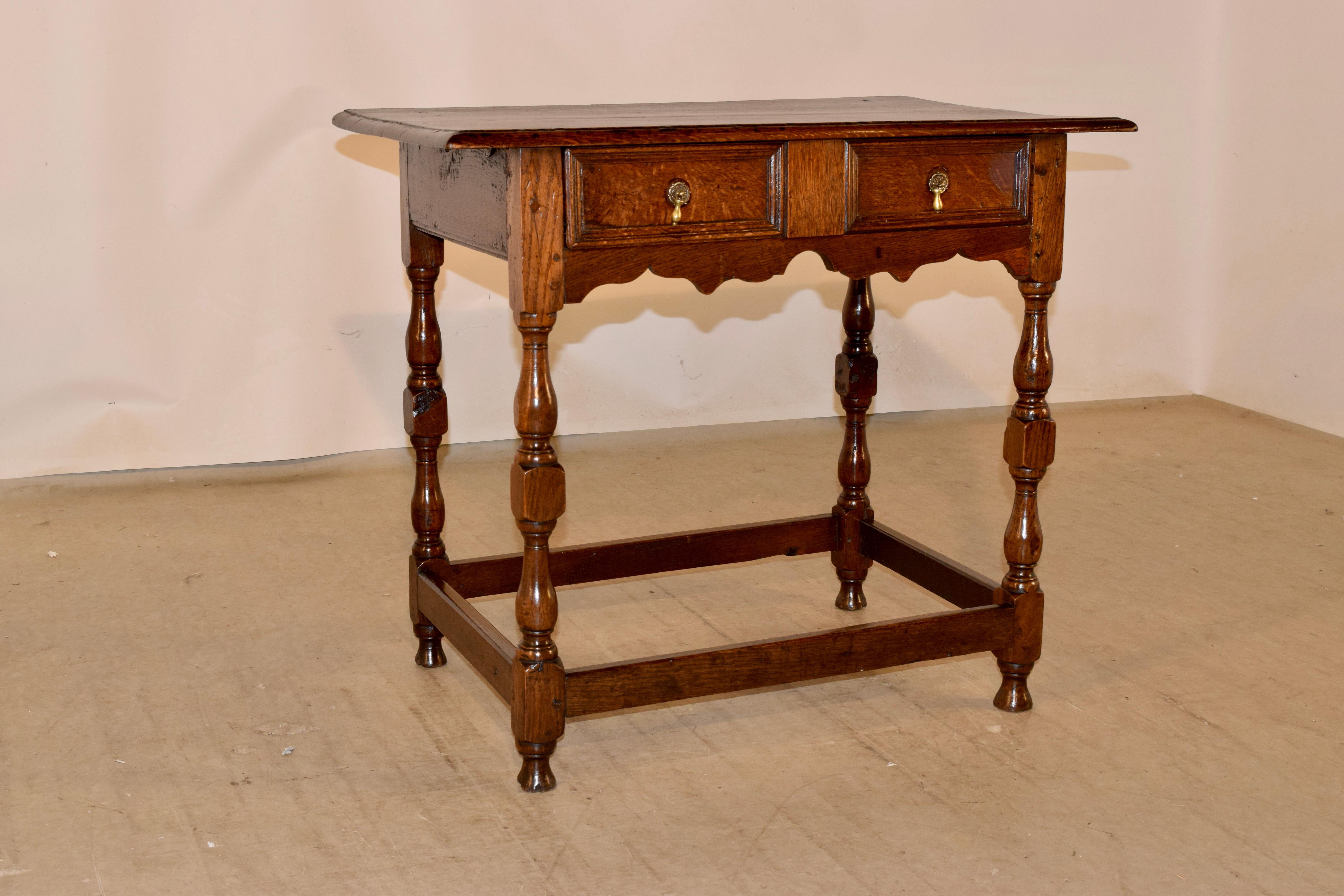 Late 17th Century English Oak Side Table In Good Condition In High Point, NC