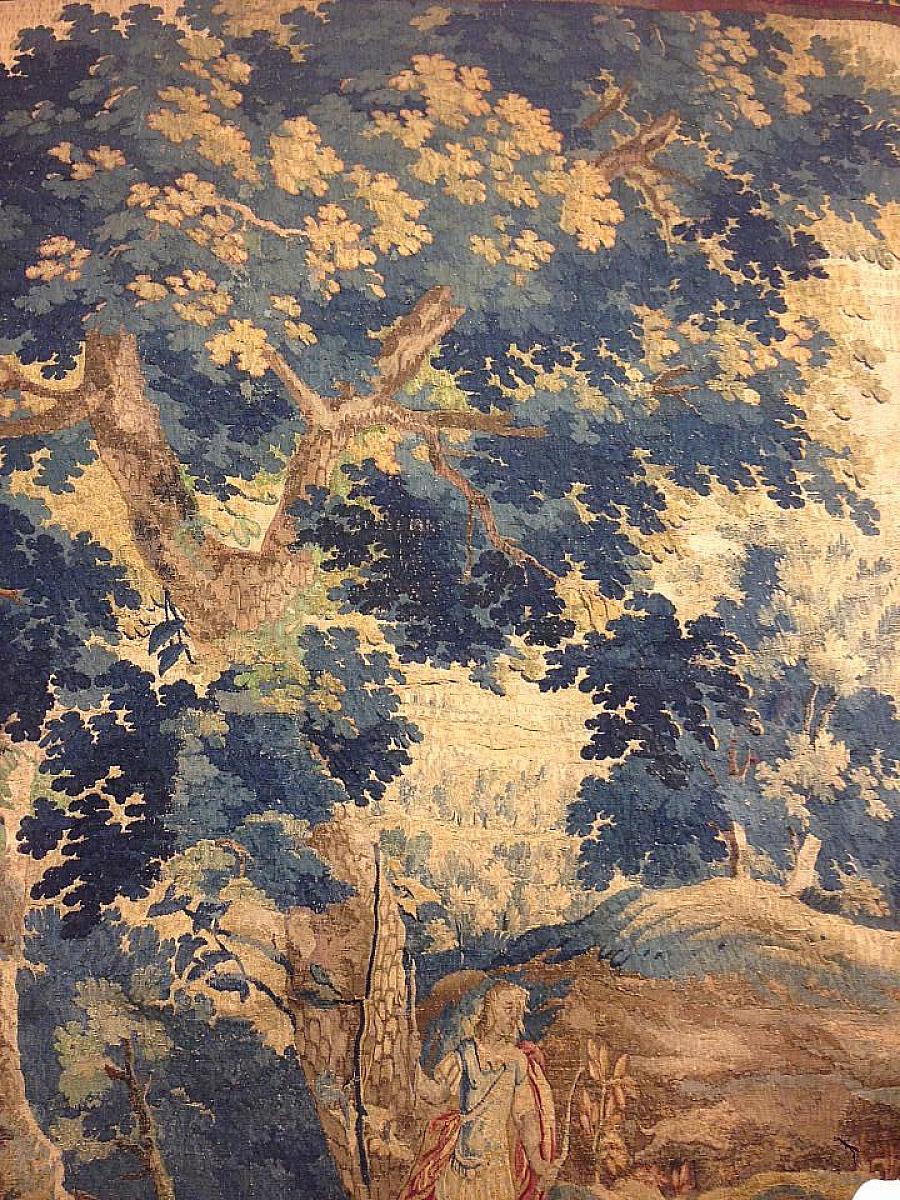 Flämischer Landschaftsteppich des späten 17. Jahrhunderts, mit einem Bogenschützen in einem Wald (Barock) im Angebot