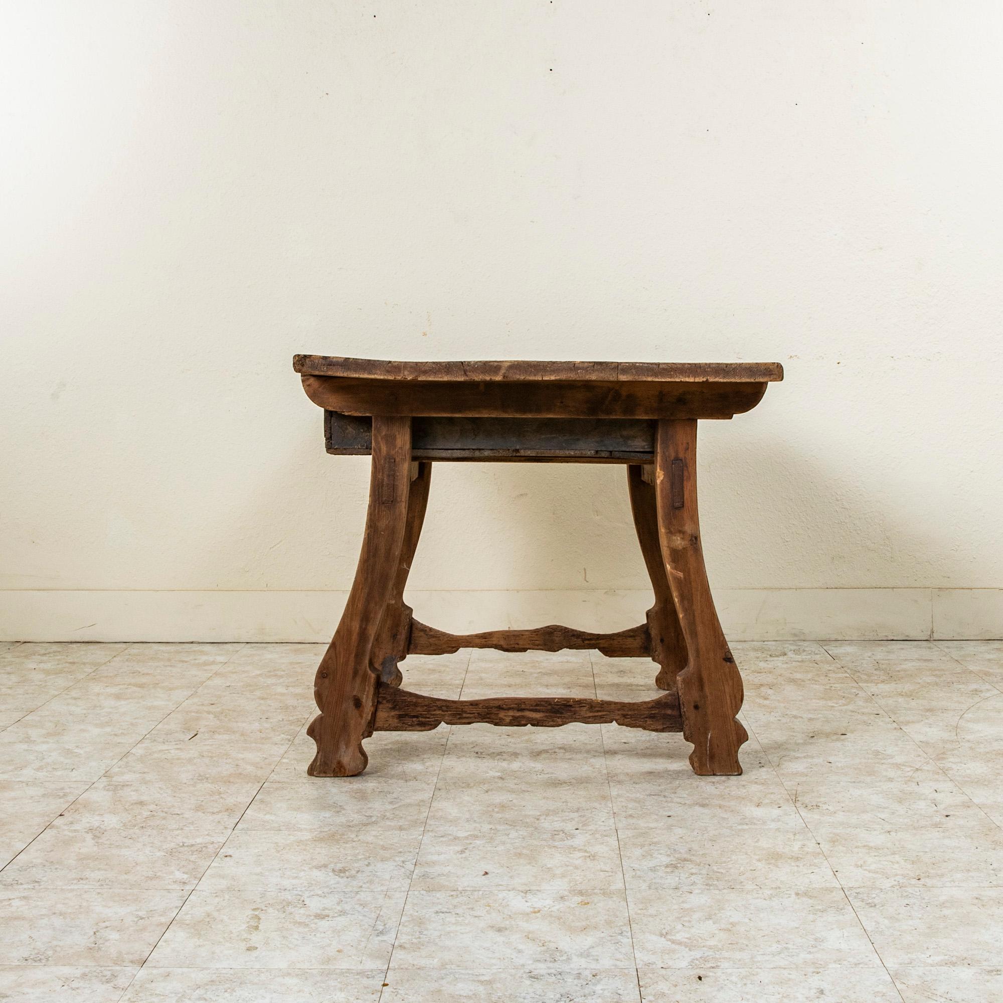 Late 17th Century French Hand-Pegged Pine Mountain Table, Writing Table For Sale 2
