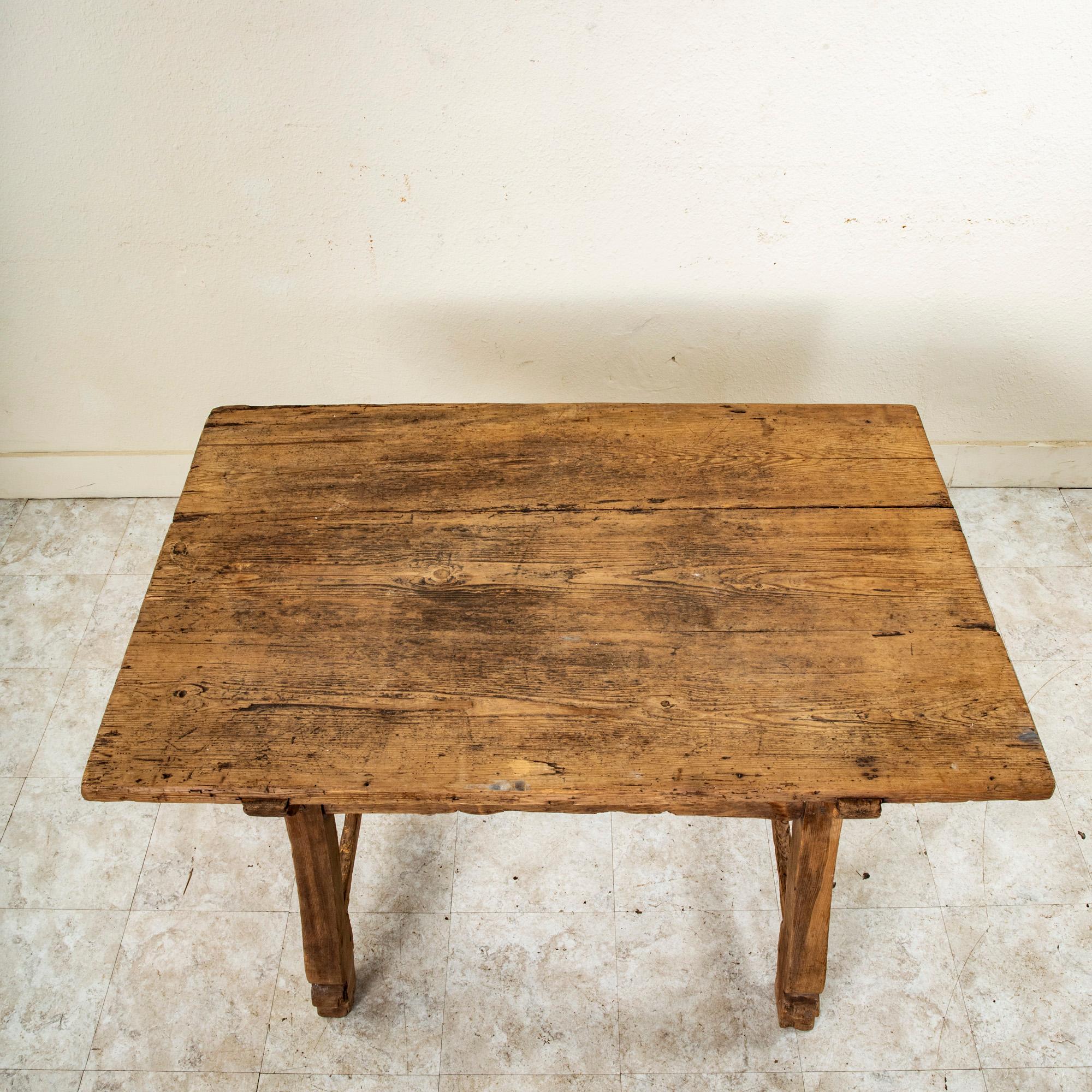 Late 17th Century French Hand-Pegged Pine Mountain Table, Writing Table For Sale 5
