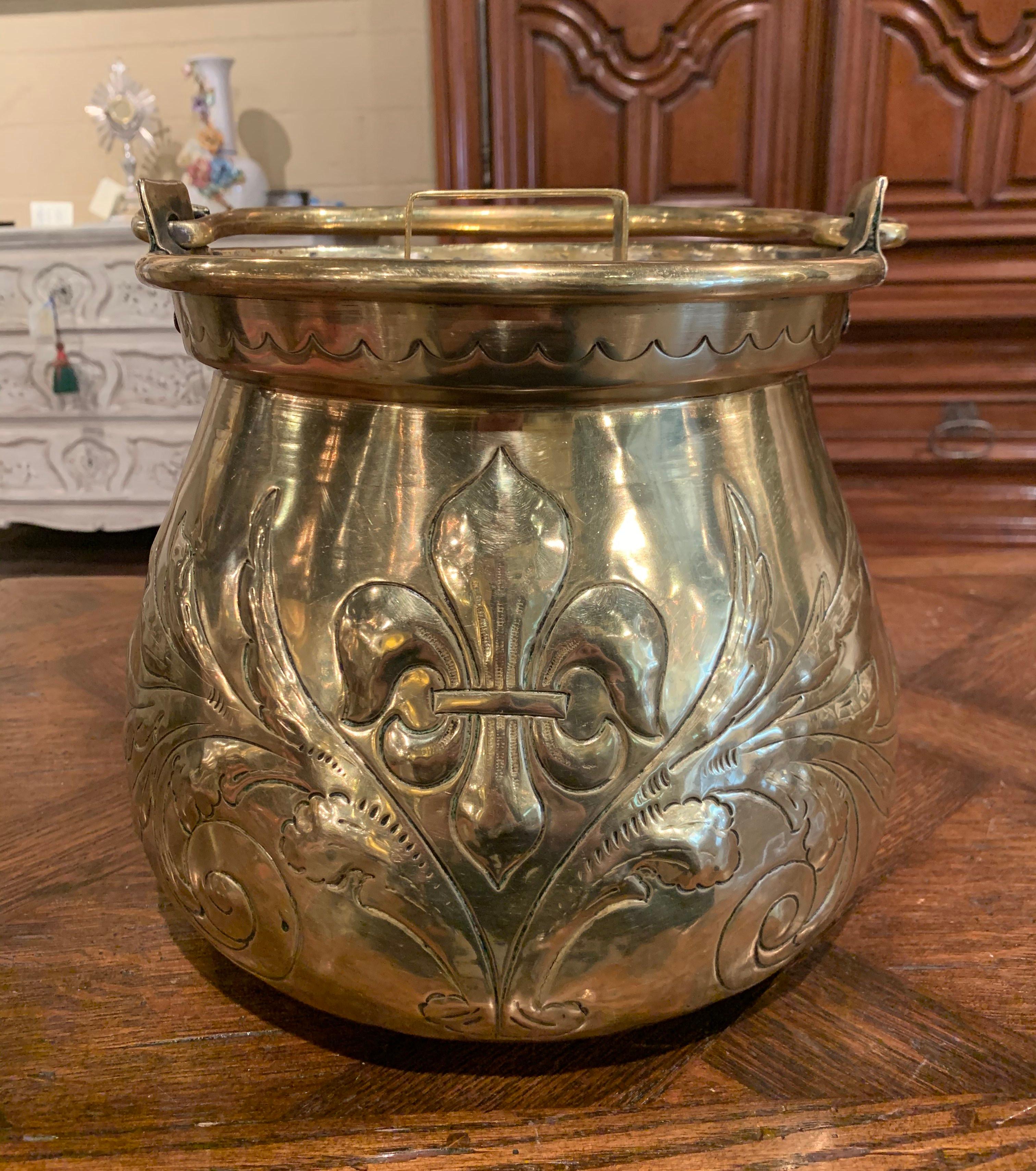 Hand-Crafted Late 17th Century French Louis XIV Brass Cauldron with Fleur de Lys and Crest